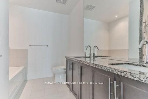 39 Queens Quay E 815 Property Photo 24