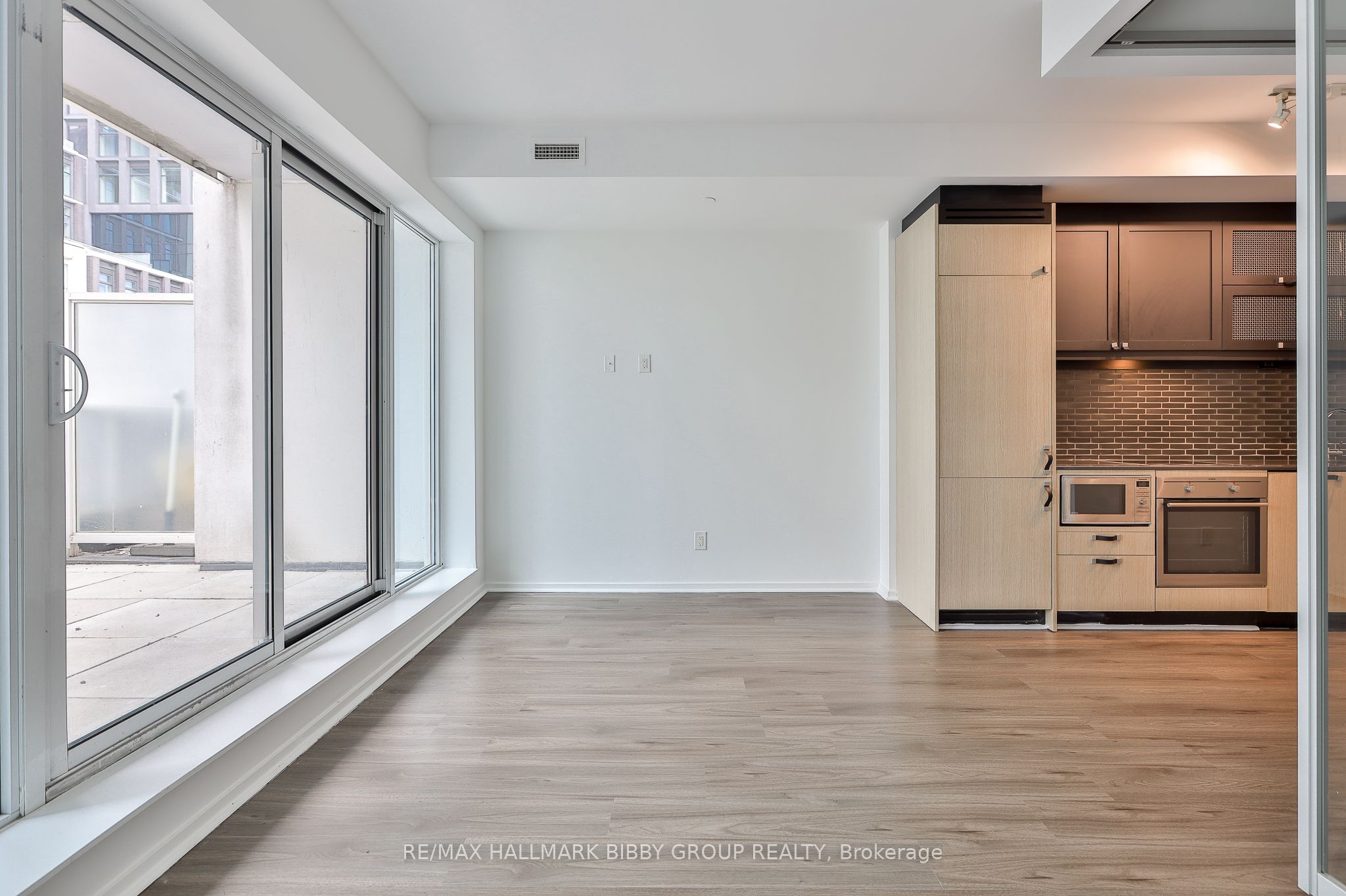 783 Bathurst Street 422 Property Photo 6