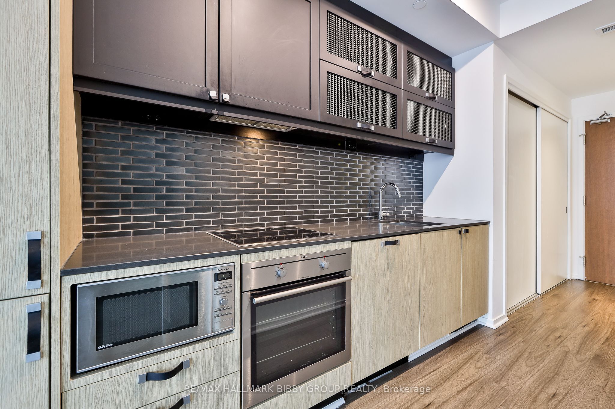 783 Bathurst Street 422 Property Photo 8