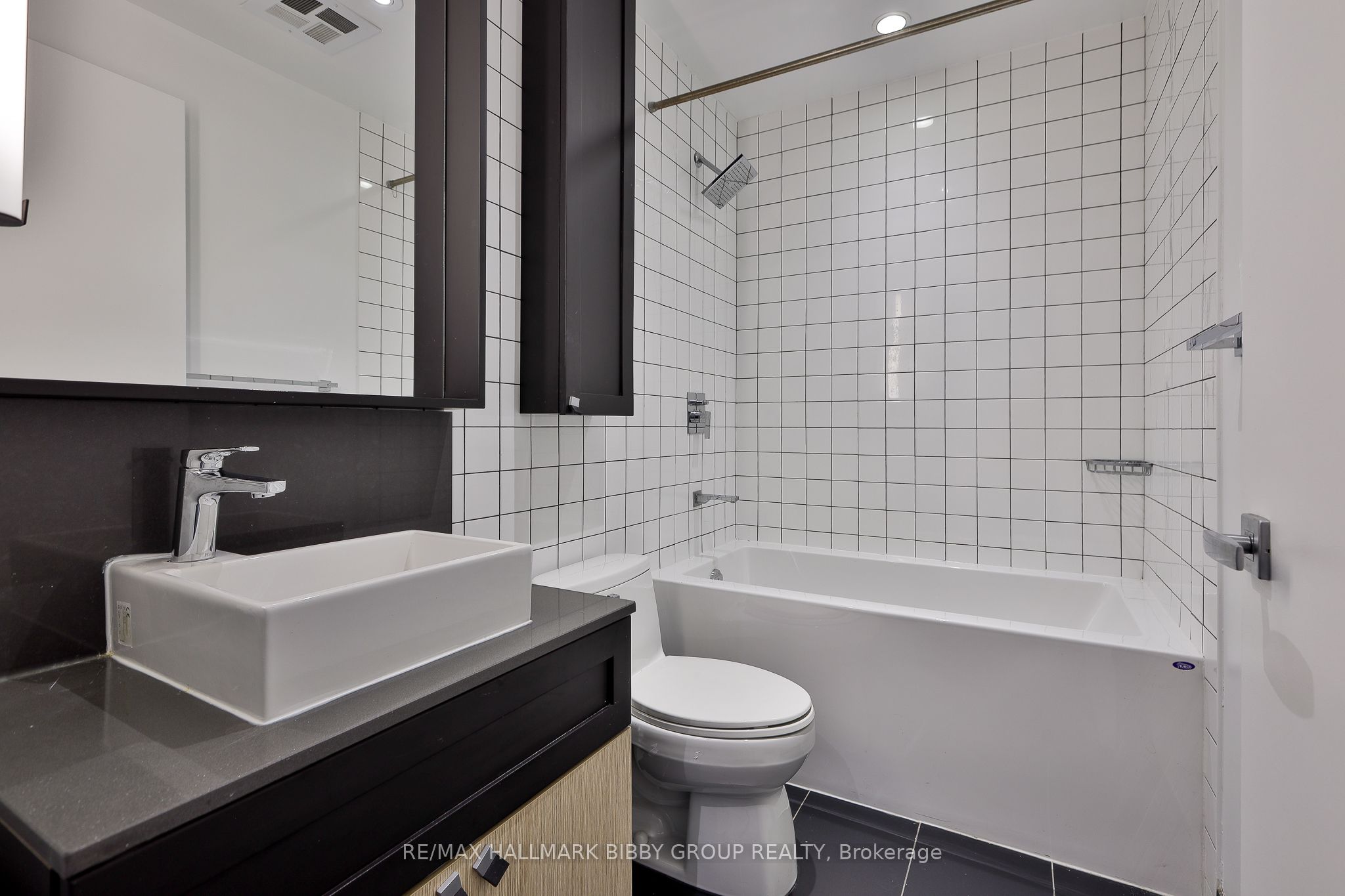783 Bathurst Street 422 Property Photo 19