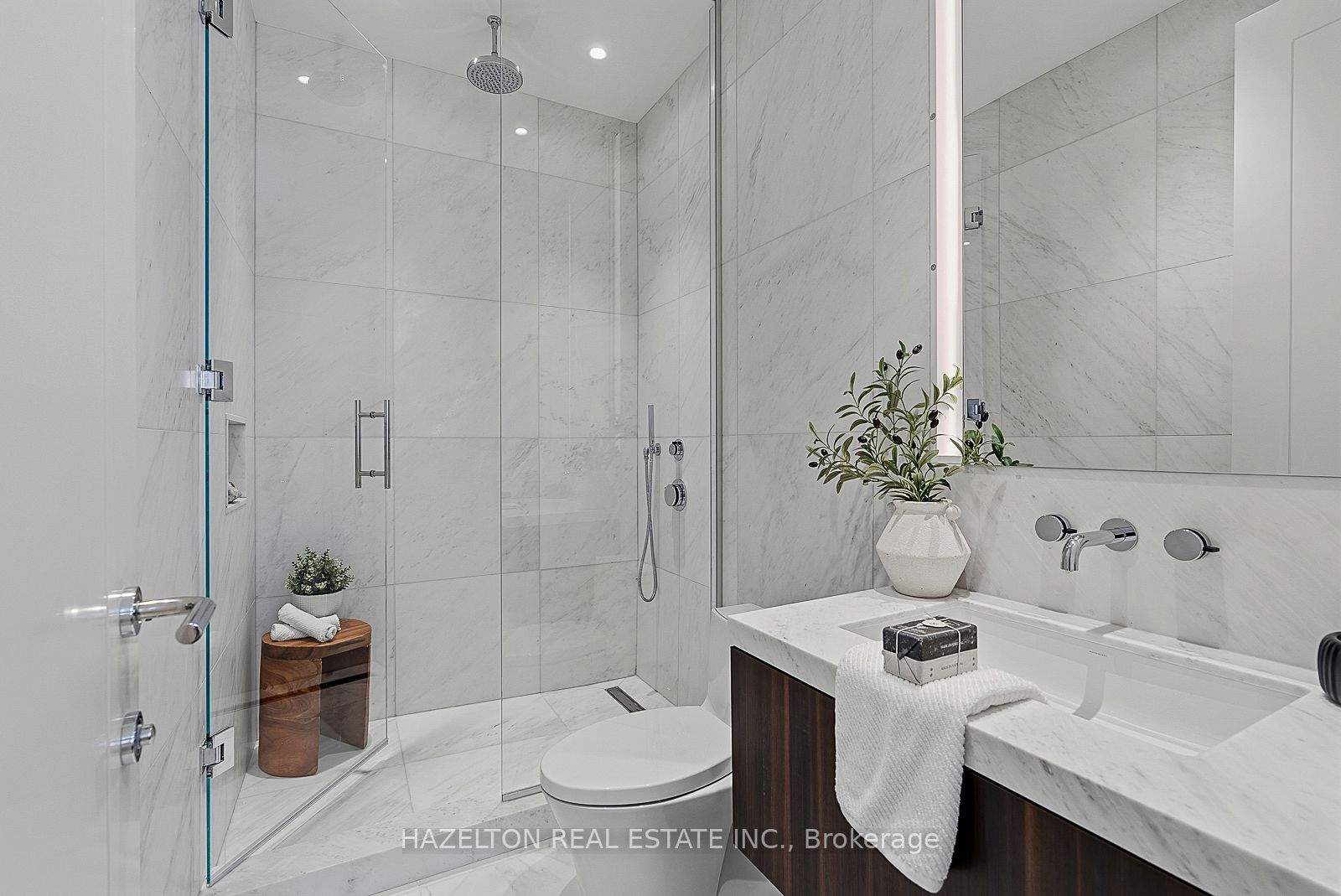 7 Dale Avenue 304 Property Photo 37