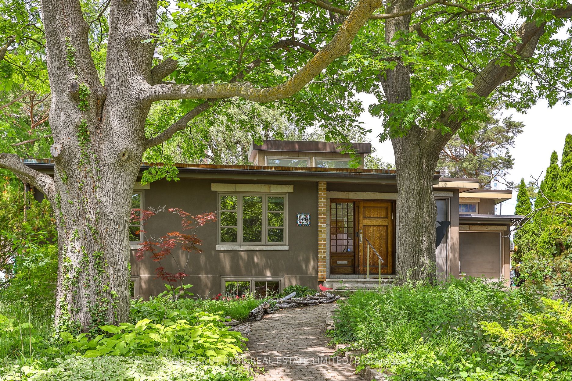 41 Hurlingham Crescent