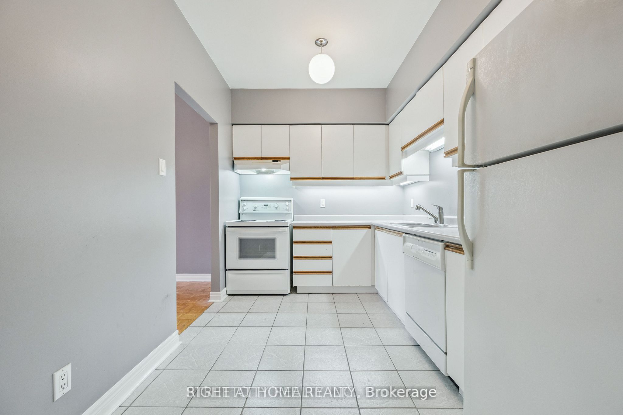 837 Dundas Street W Property Photo 16