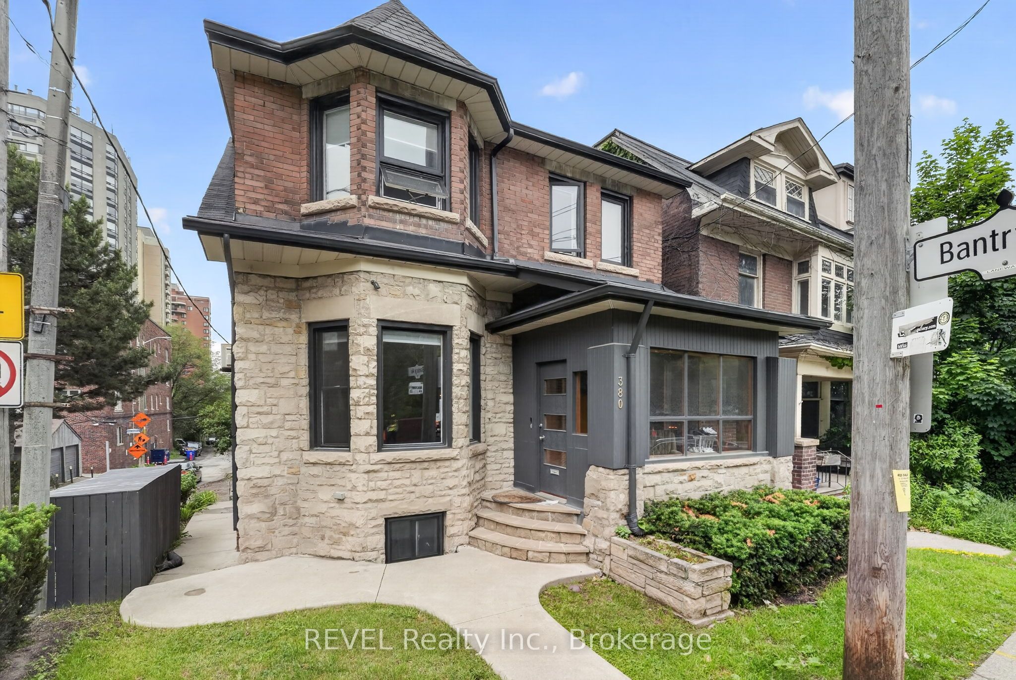 380 Spadina Road Property Photo 3