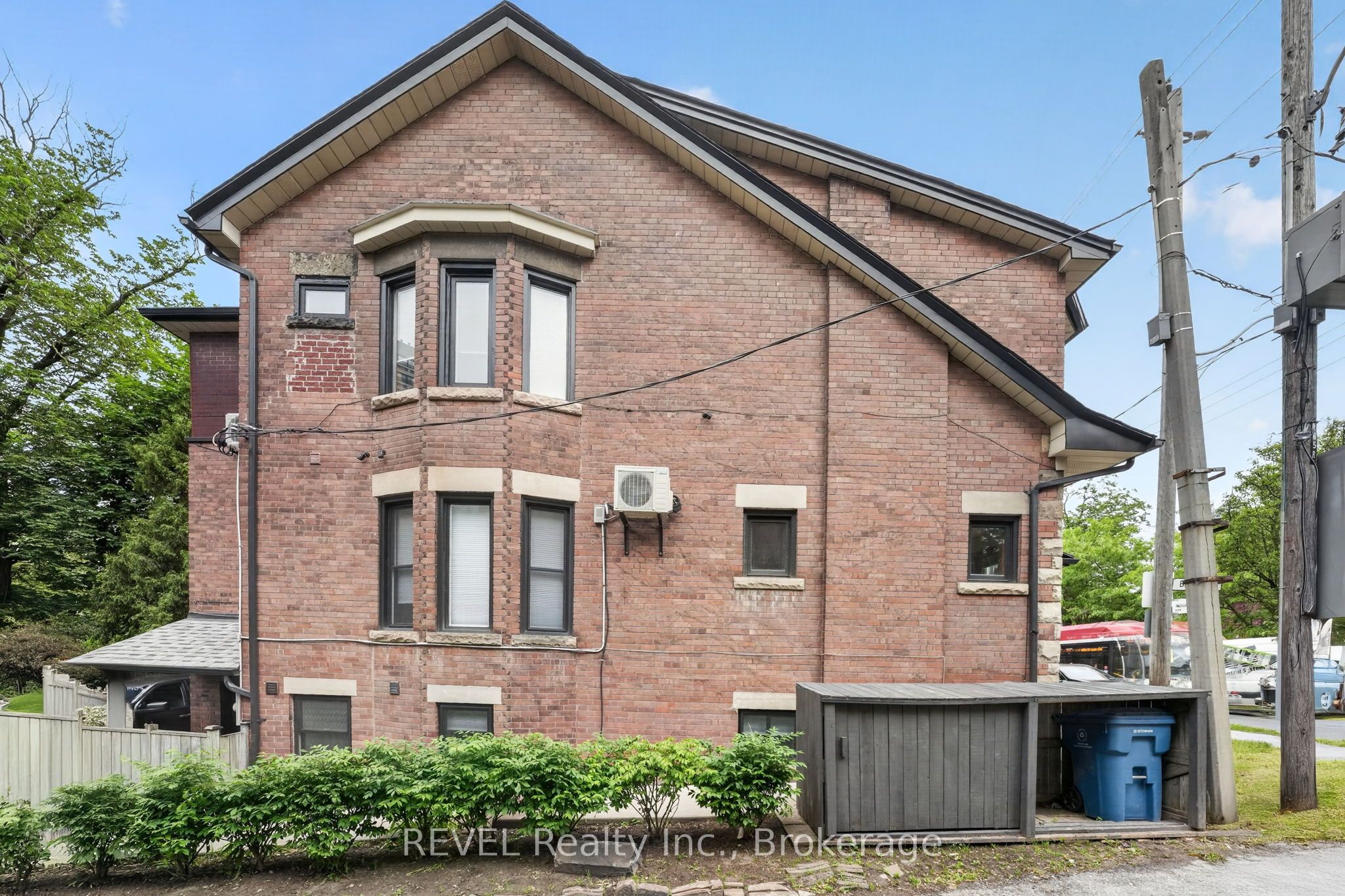380 Spadina Road Property Photo 4