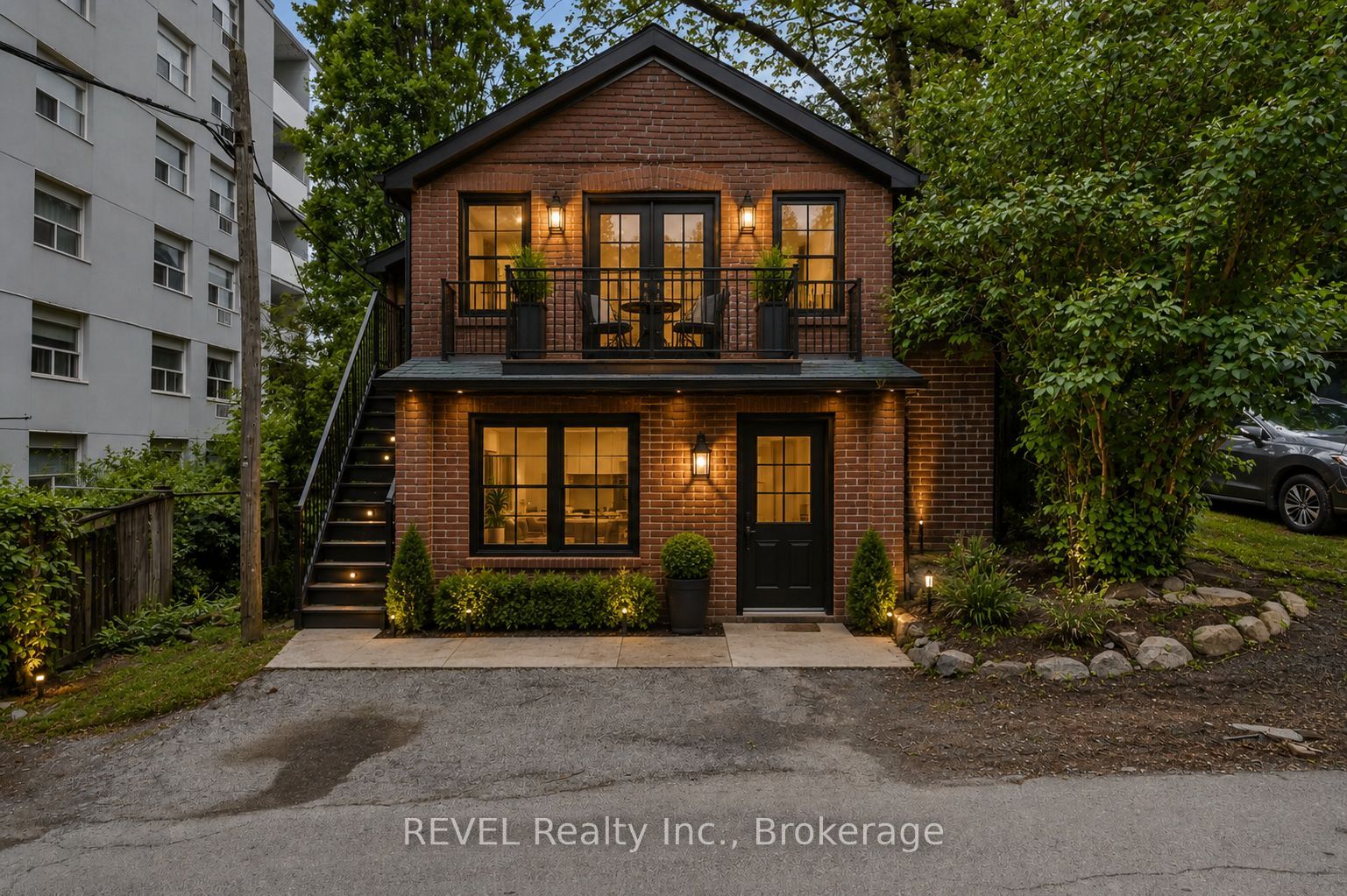 380 Spadina Road Property Photo 7