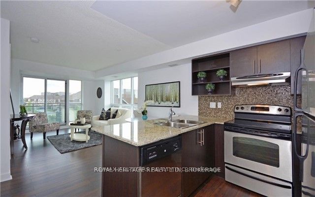 120 Dallimore Circle 424 Property Photo 6