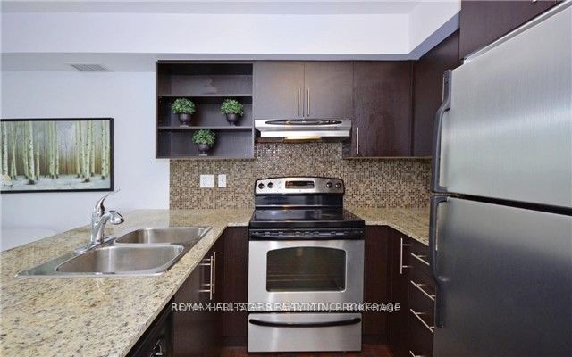 120 Dallimore Circle 424 Property Photo 7
