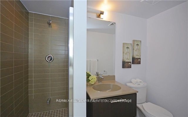 120 Dallimore Circle 424 Property Photo 12