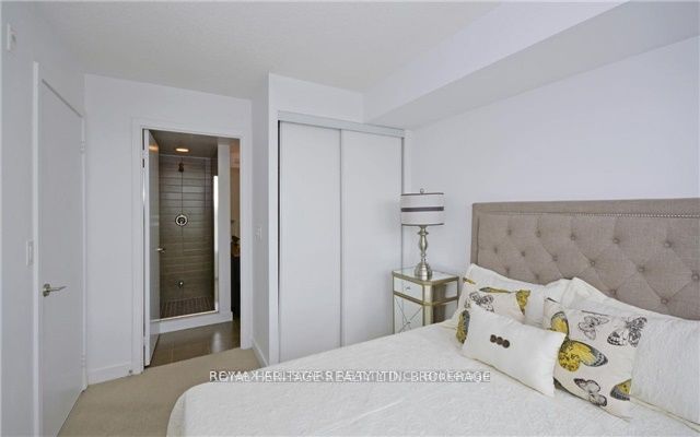 120 Dallimore Circle 424 Property Photo 13