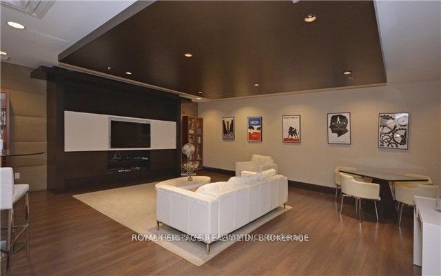 120 Dallimore Circle 424 Property Photo 17