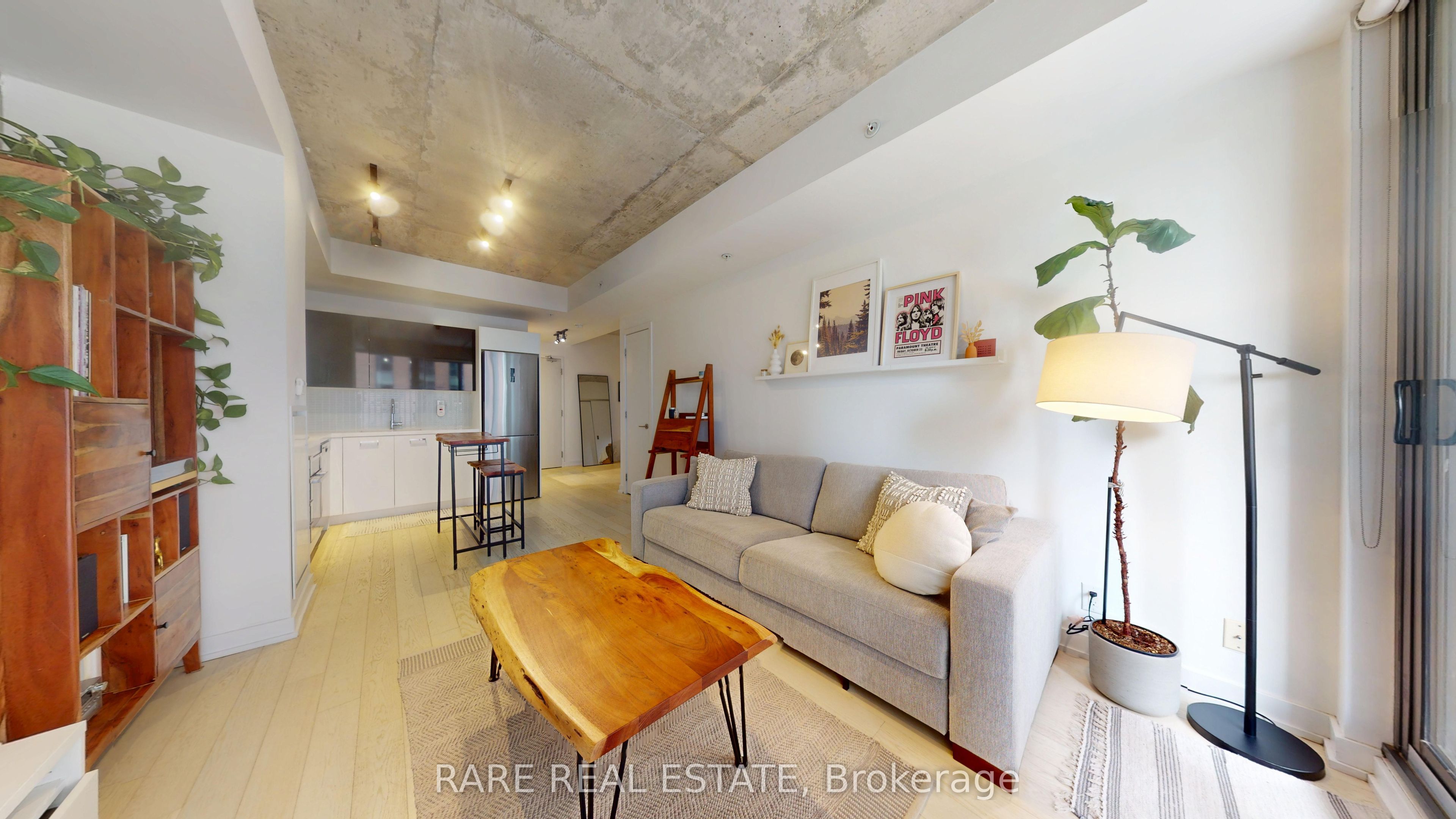 39 Brant Street 421 Property Photo 6