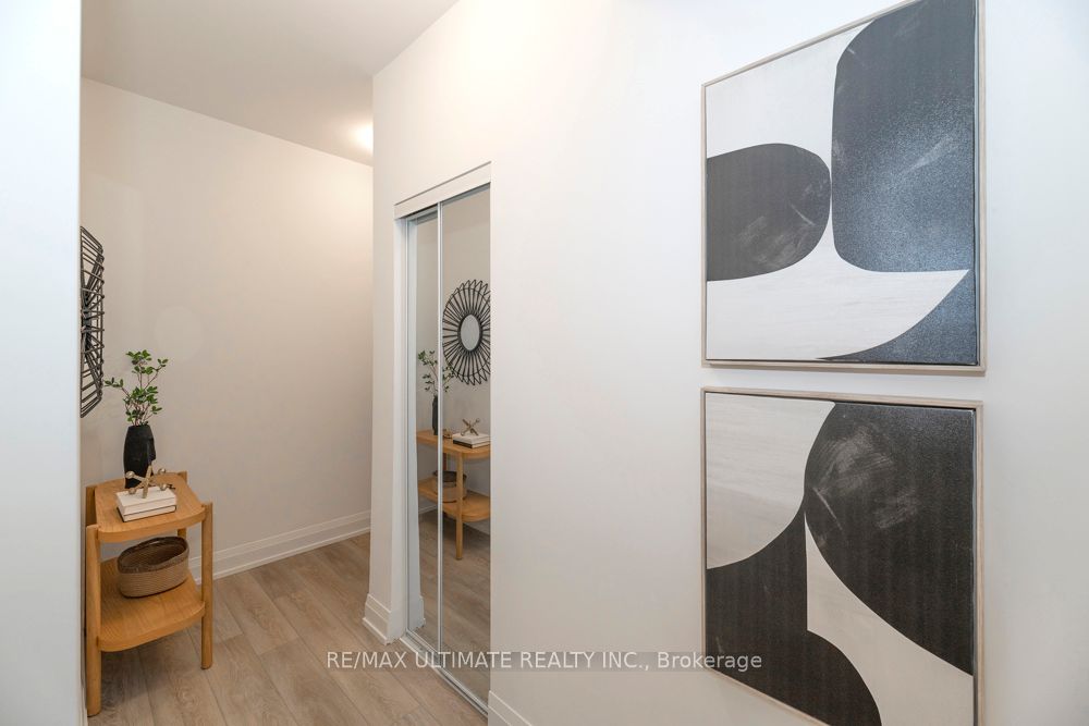 20 Soudan Avenue 1008 Property Photo 3