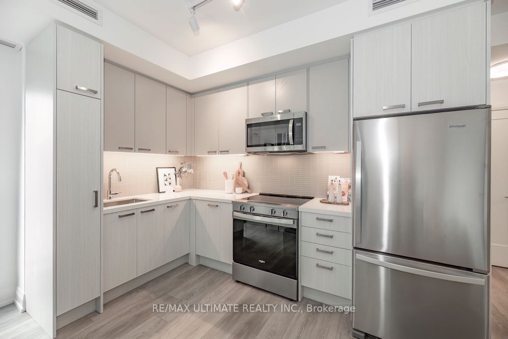 20 Soudan Avenue 1008 Property Photo 11