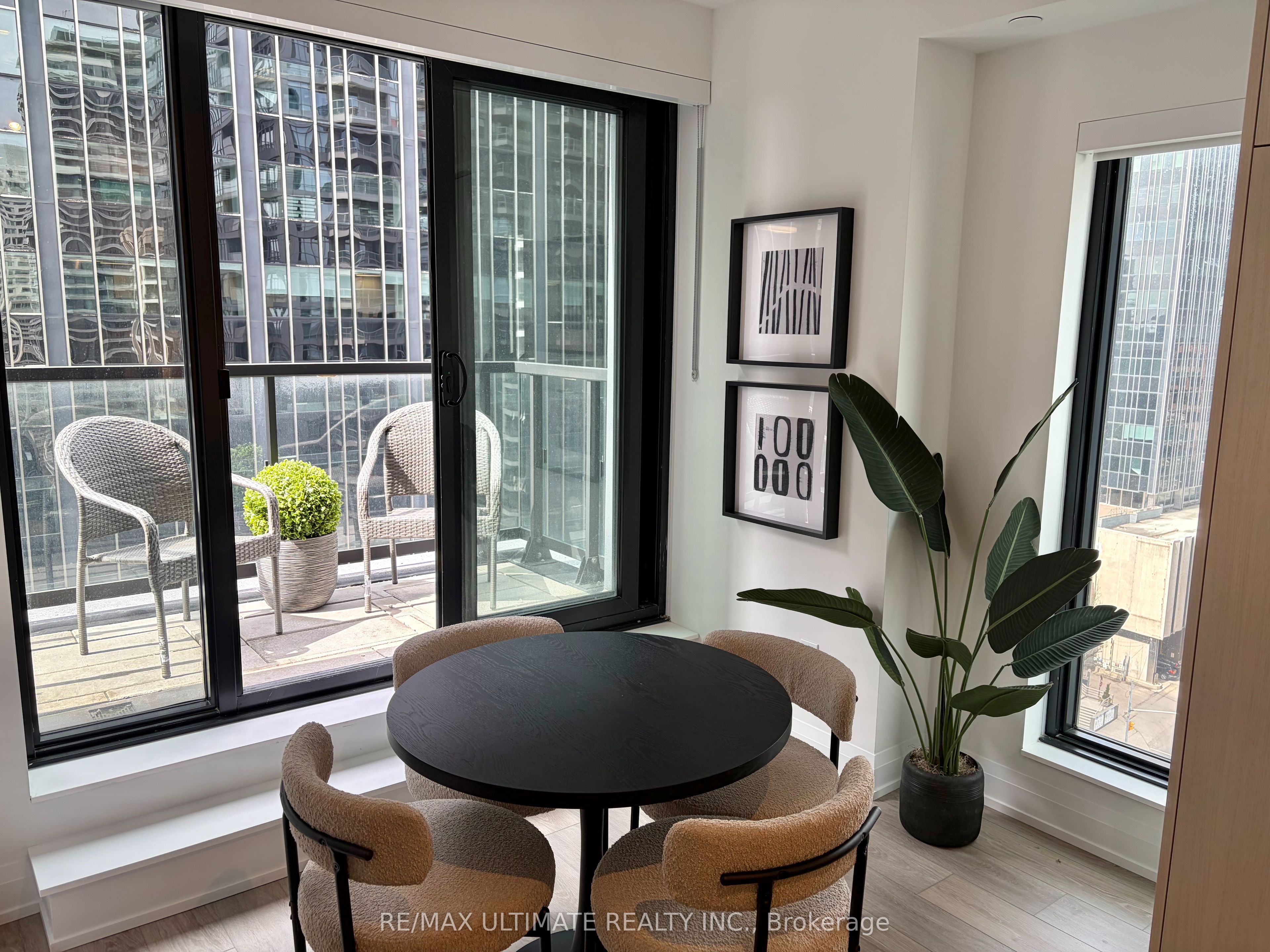 20 Soudan Avenue 1008 Property Photo 13