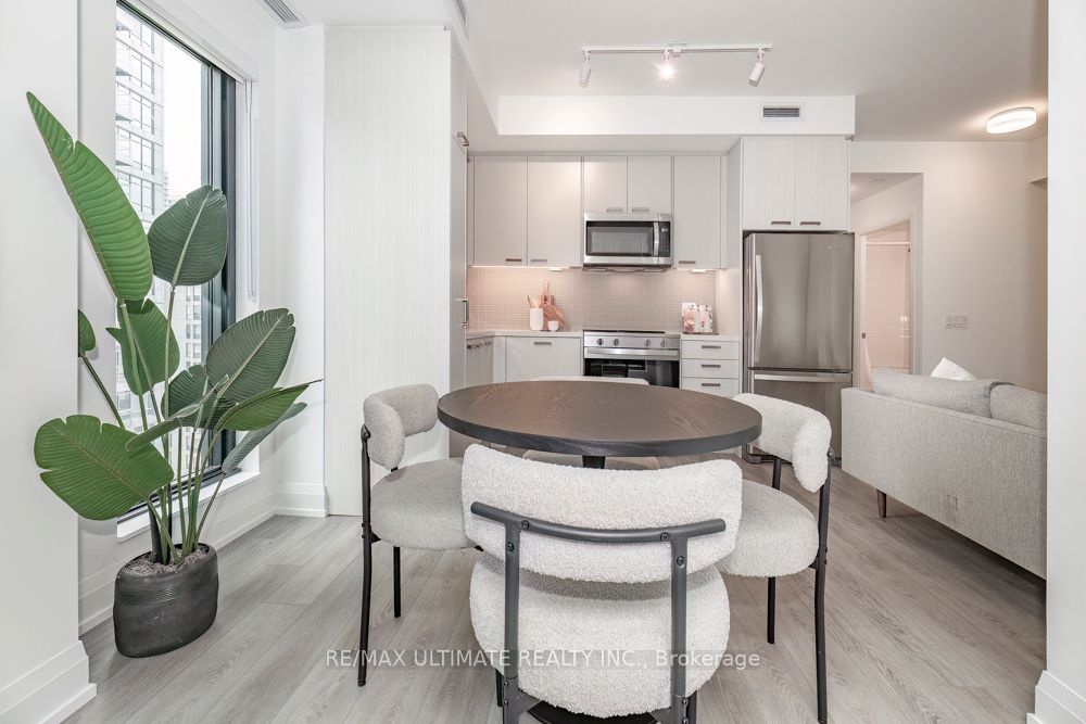 20 Soudan Avenue 1008 Property Photo 14