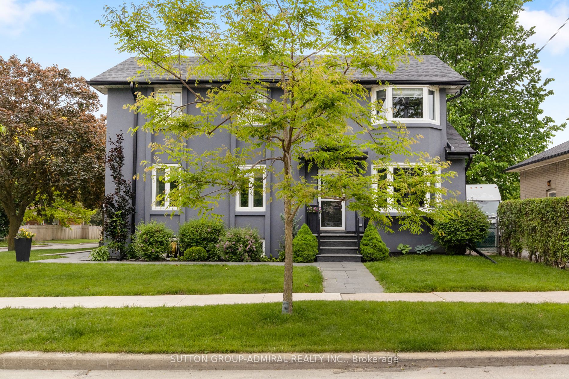479 Hounslow Avenue Property Photo 3