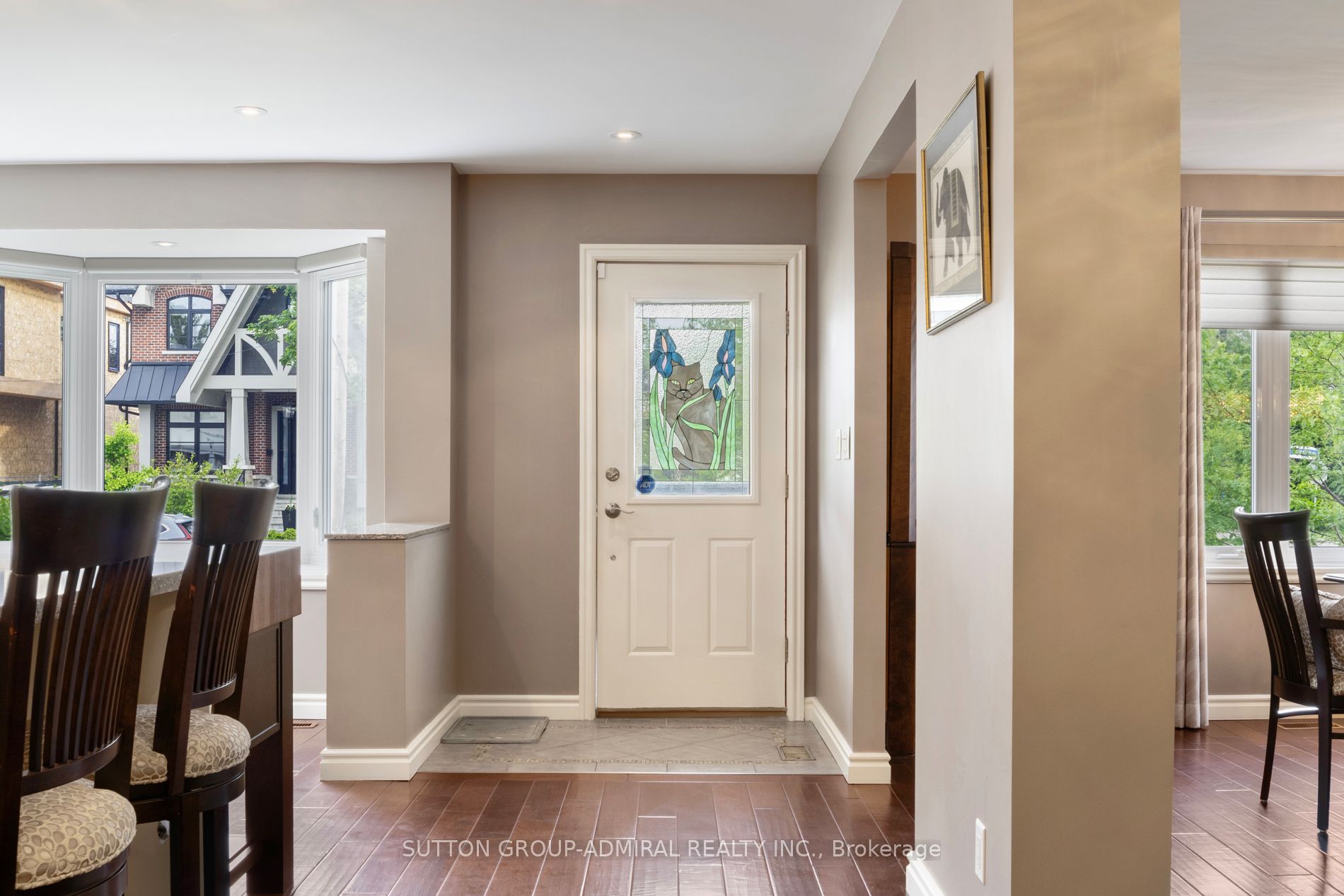 479 Hounslow Avenue Property Photo 6