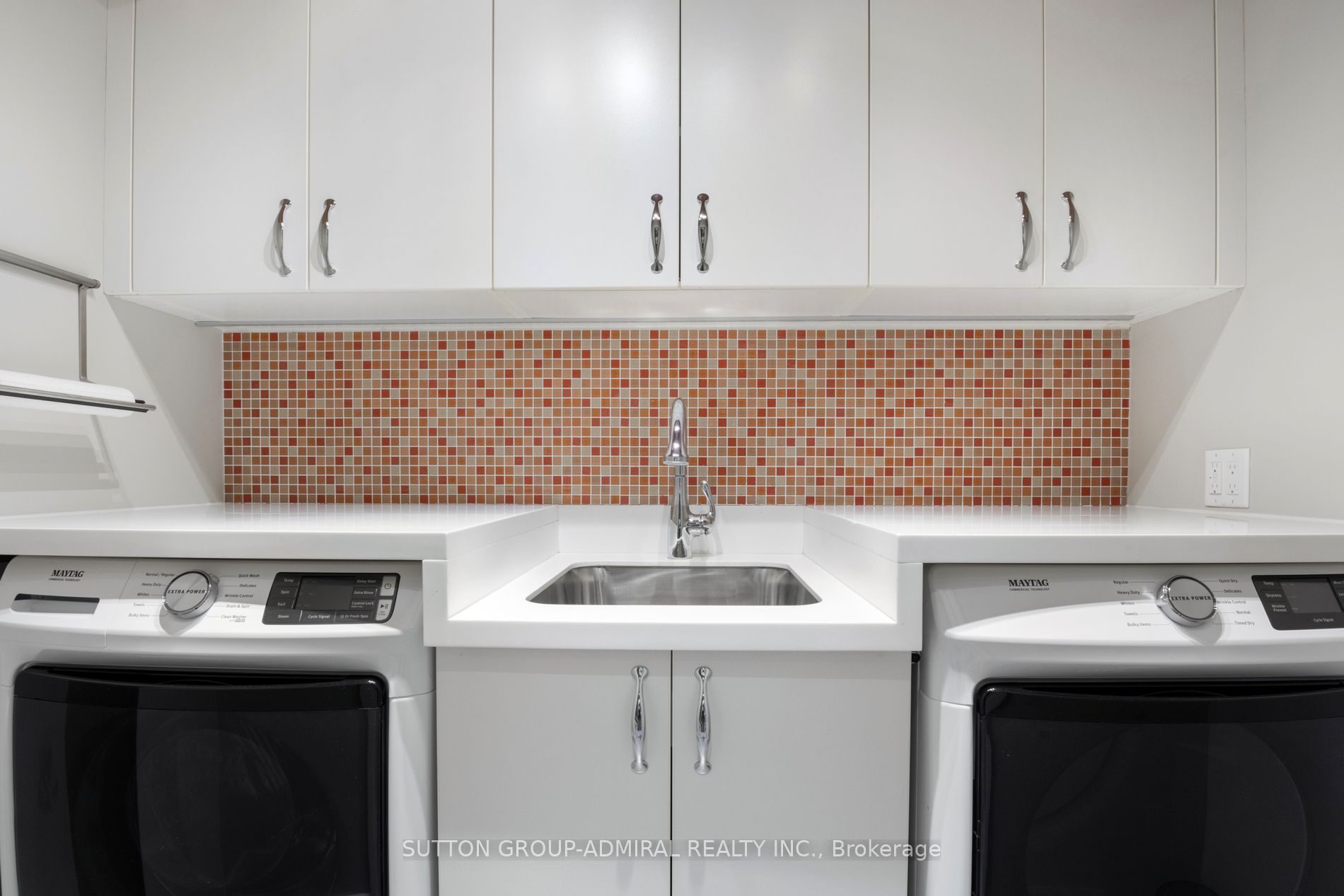479 Hounslow Avenue Property Photo 16