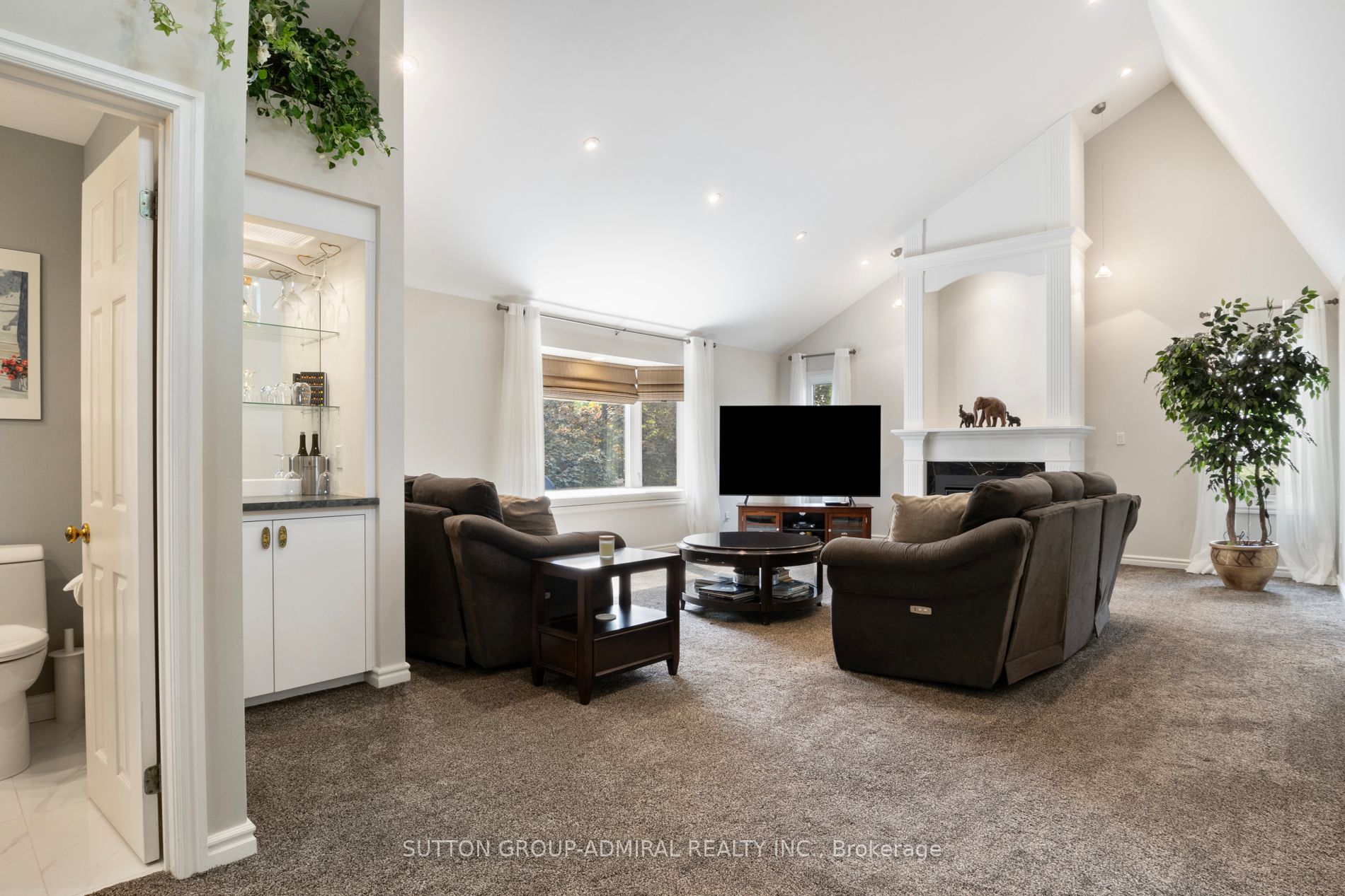 479 Hounslow Avenue Property Photo 20