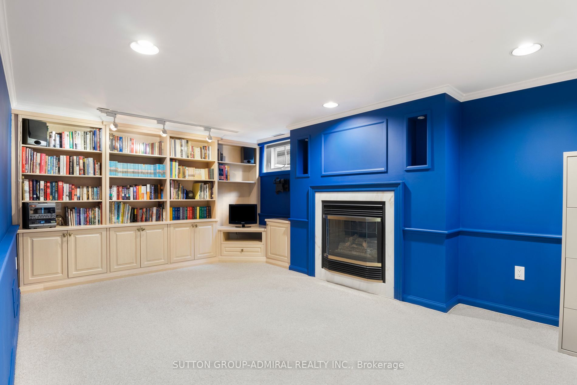479 Hounslow Avenue Property Photo 33
