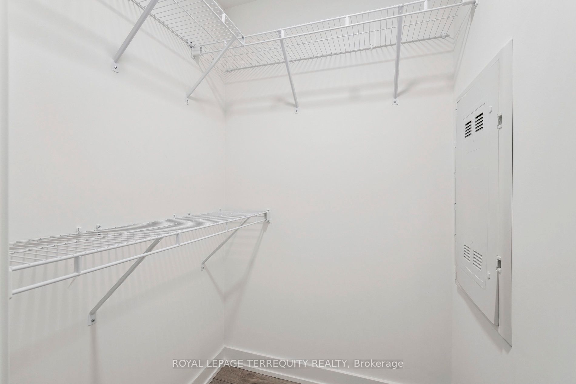8 Tippett Road 809 Property Photo 15