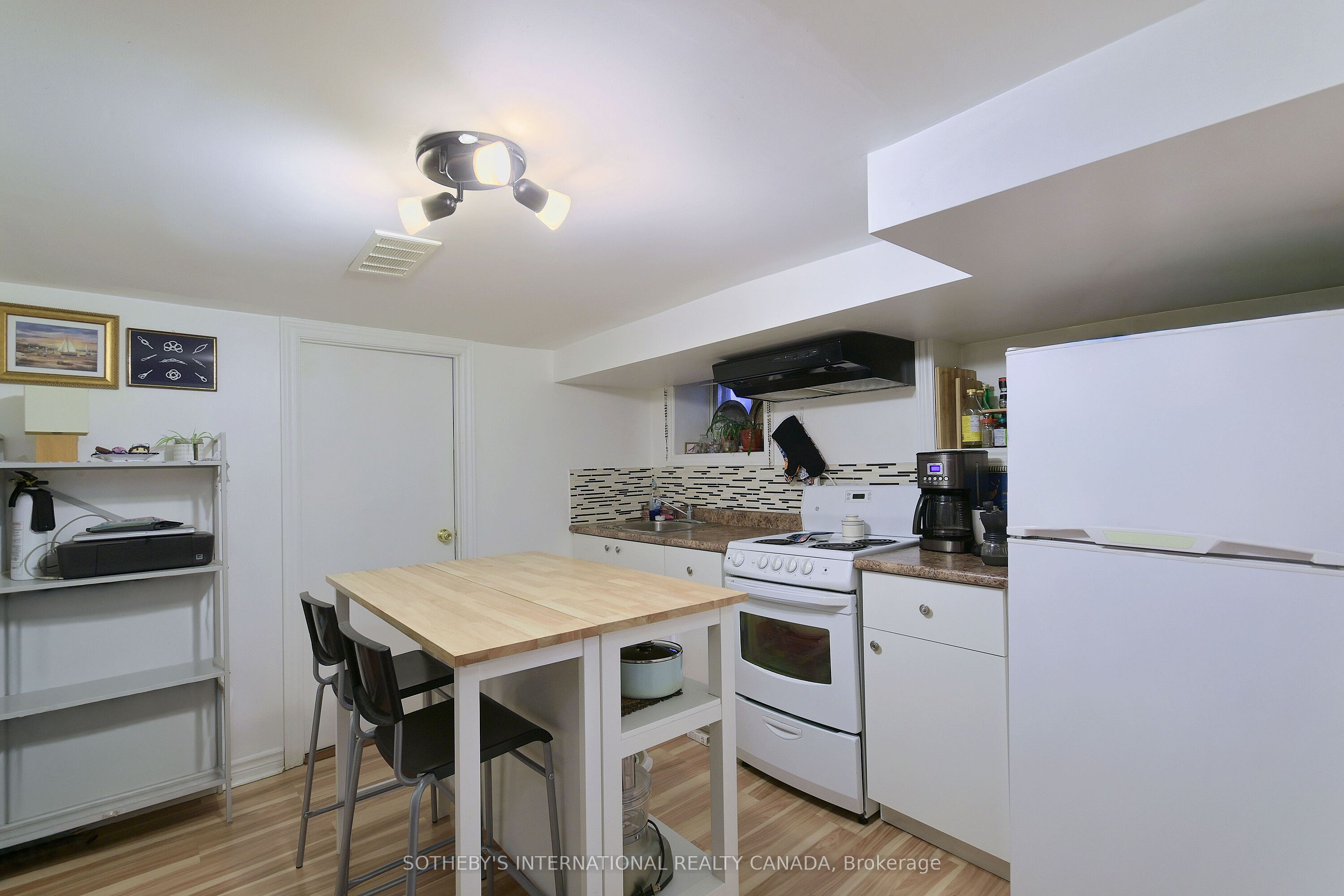 1155 Davenport Road Property Photo 15