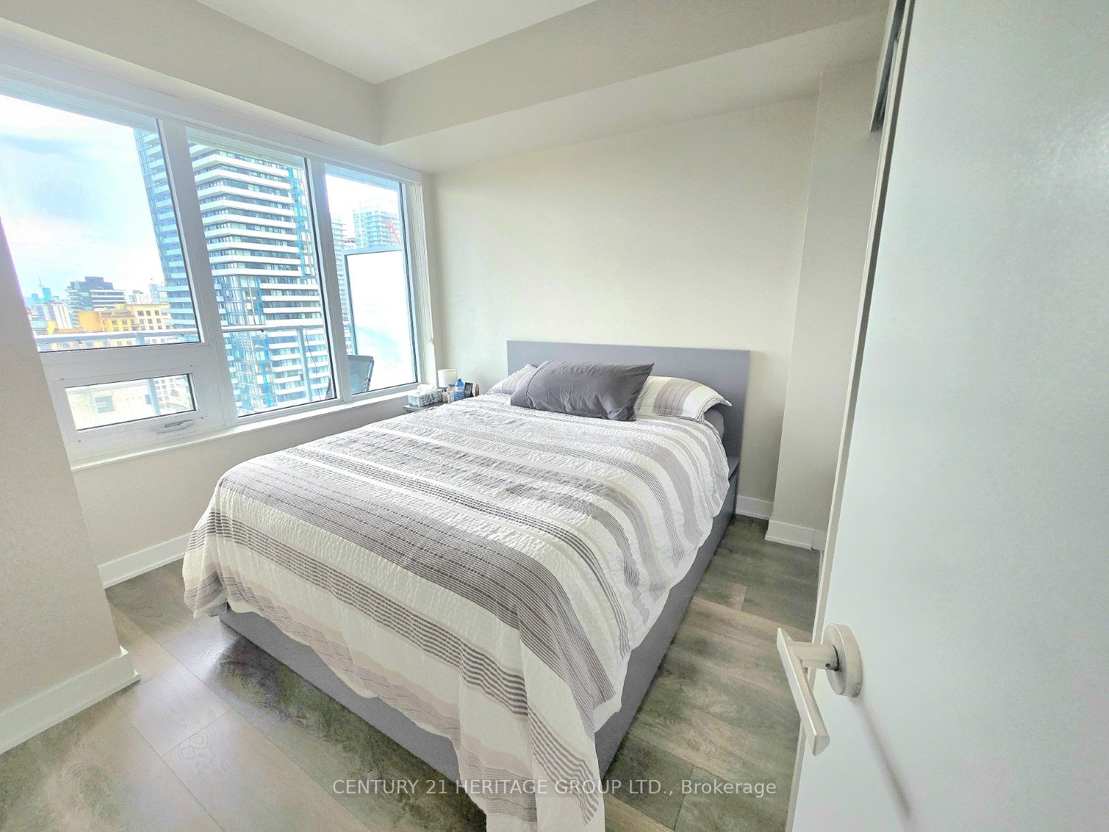 195 Redpath Avenue 2006 Property Photo 8