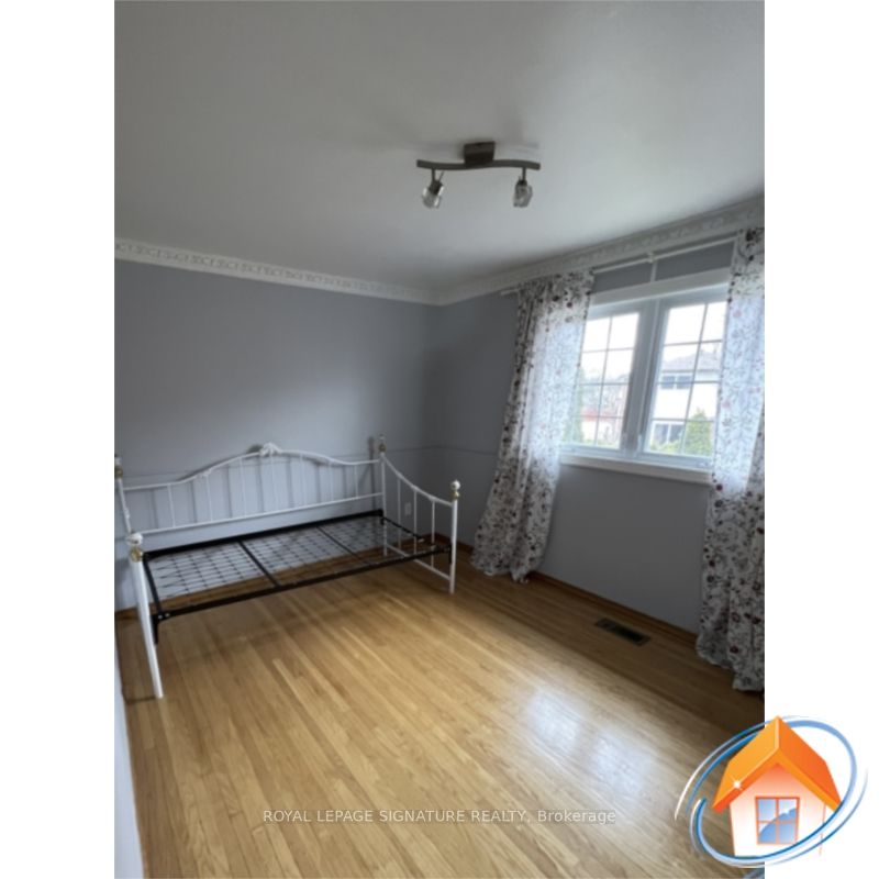 72 Whitehorn Crescent A-2 Property Photo 3