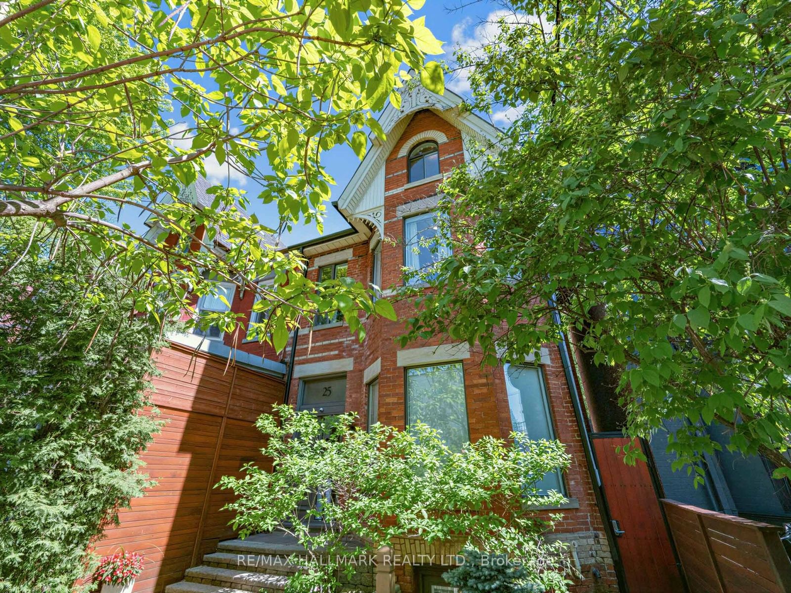 25 Grange Avenue Property Photo 1