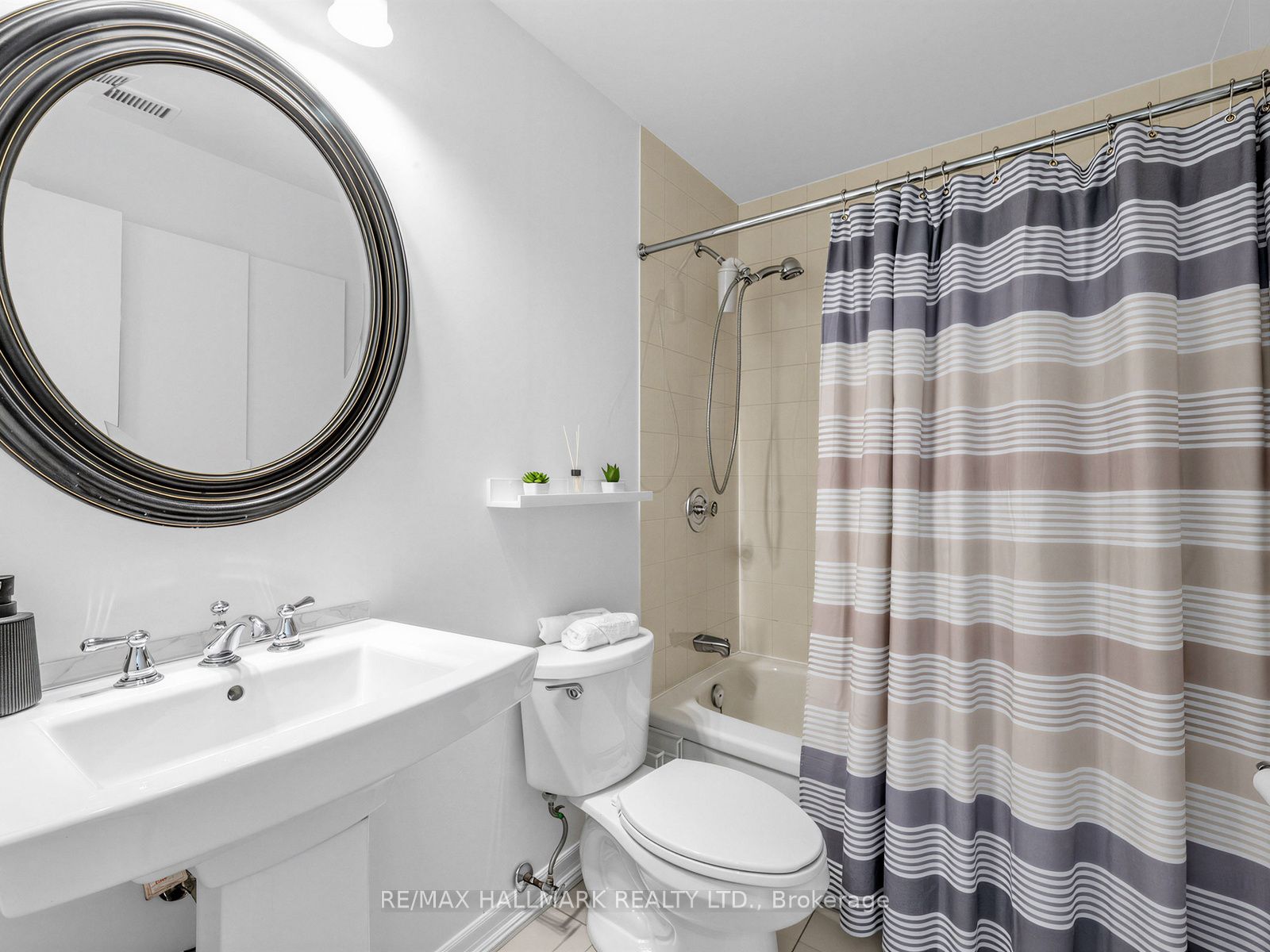 25 Grange Avenue Property Photo 31