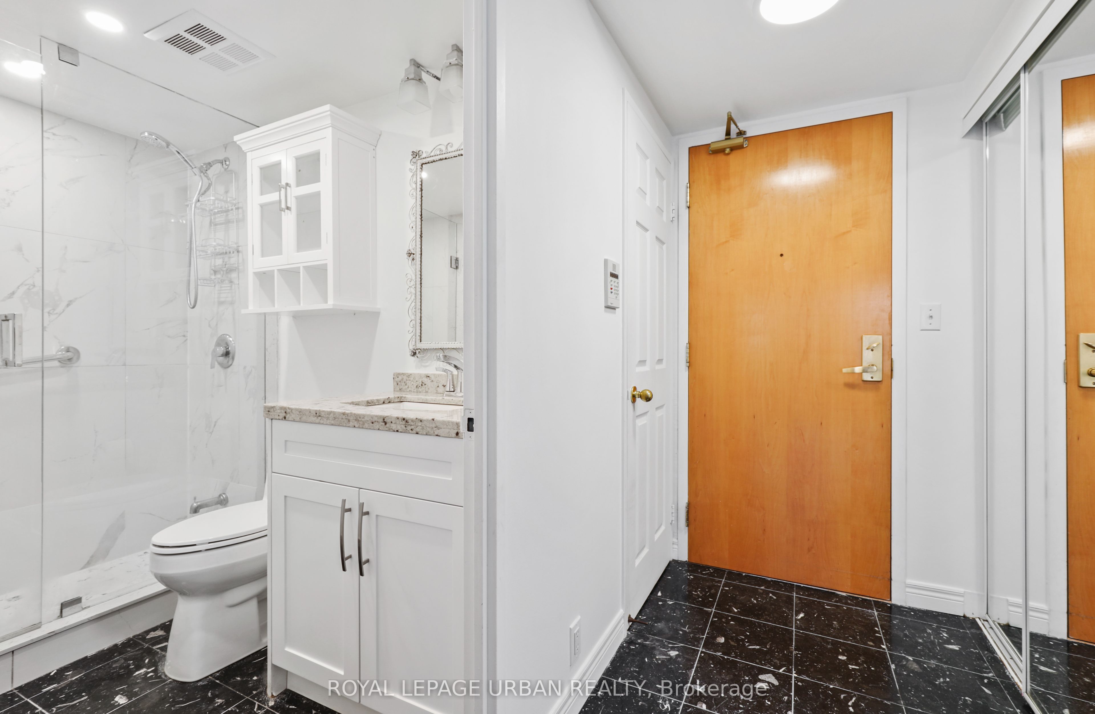 43 Eglinton Avenue E 506 Property Photo 3