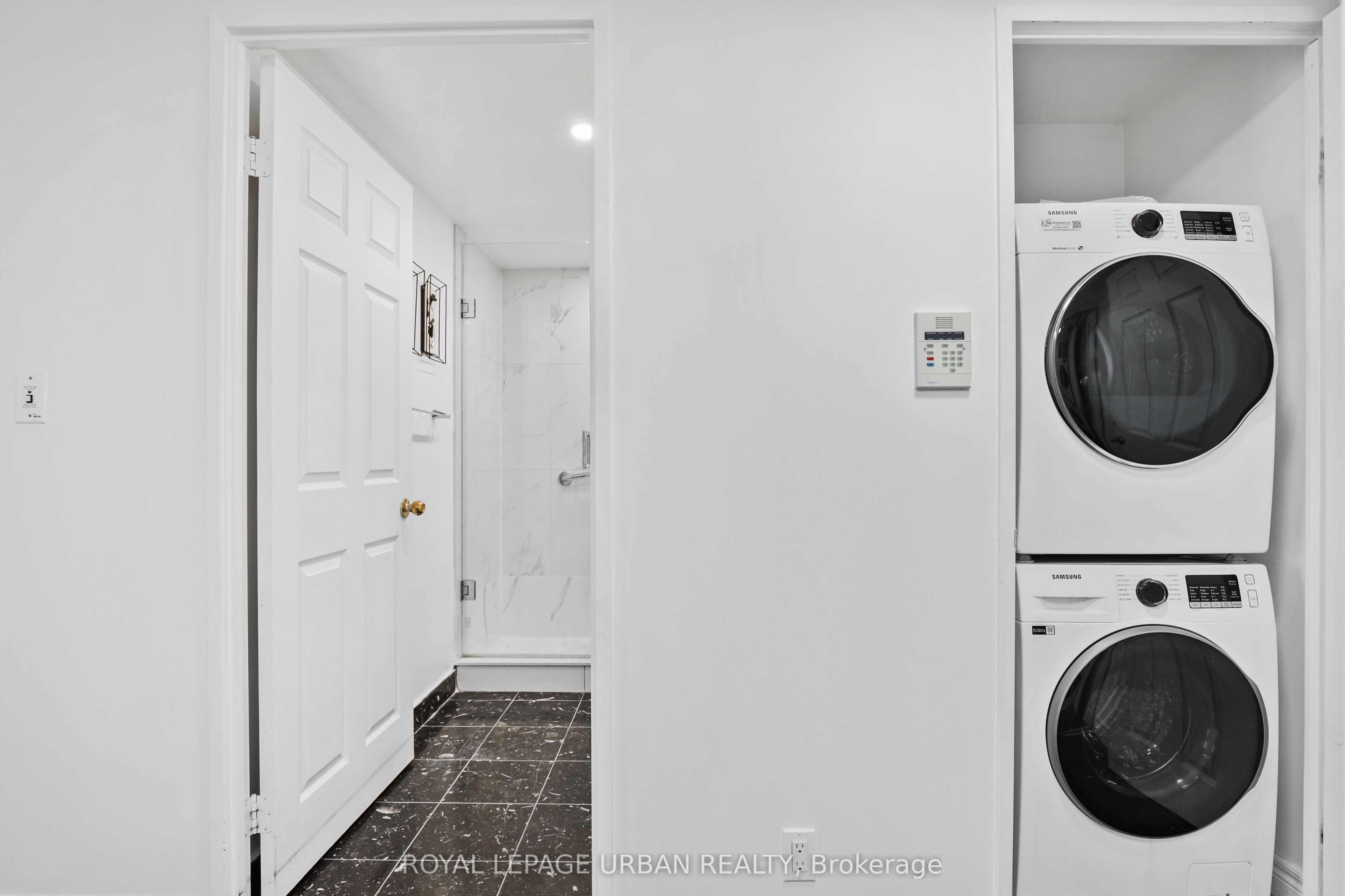43 Eglinton Avenue E 506 Property Photo 4