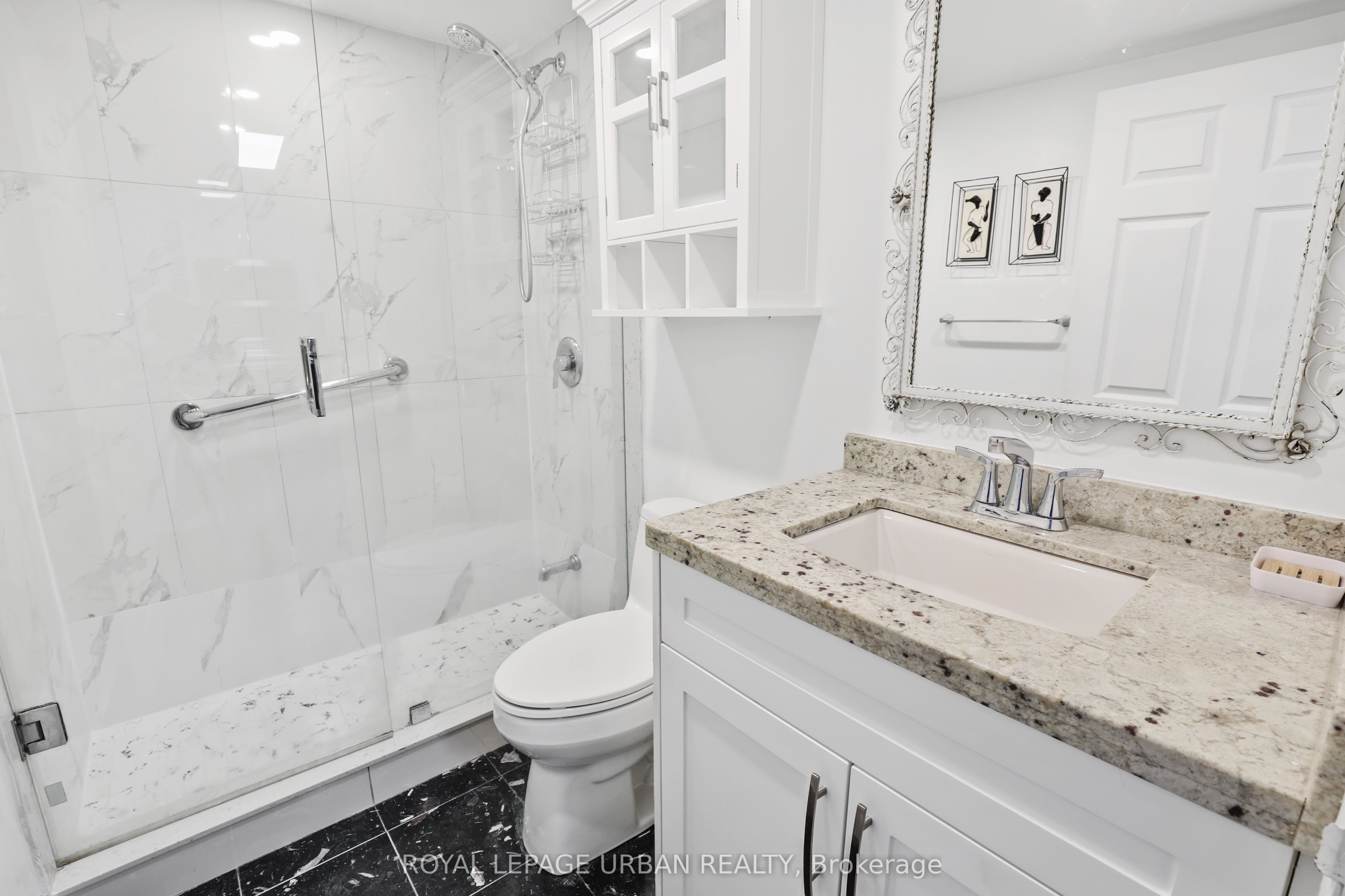 43 Eglinton Avenue E 506 Property Photo 6