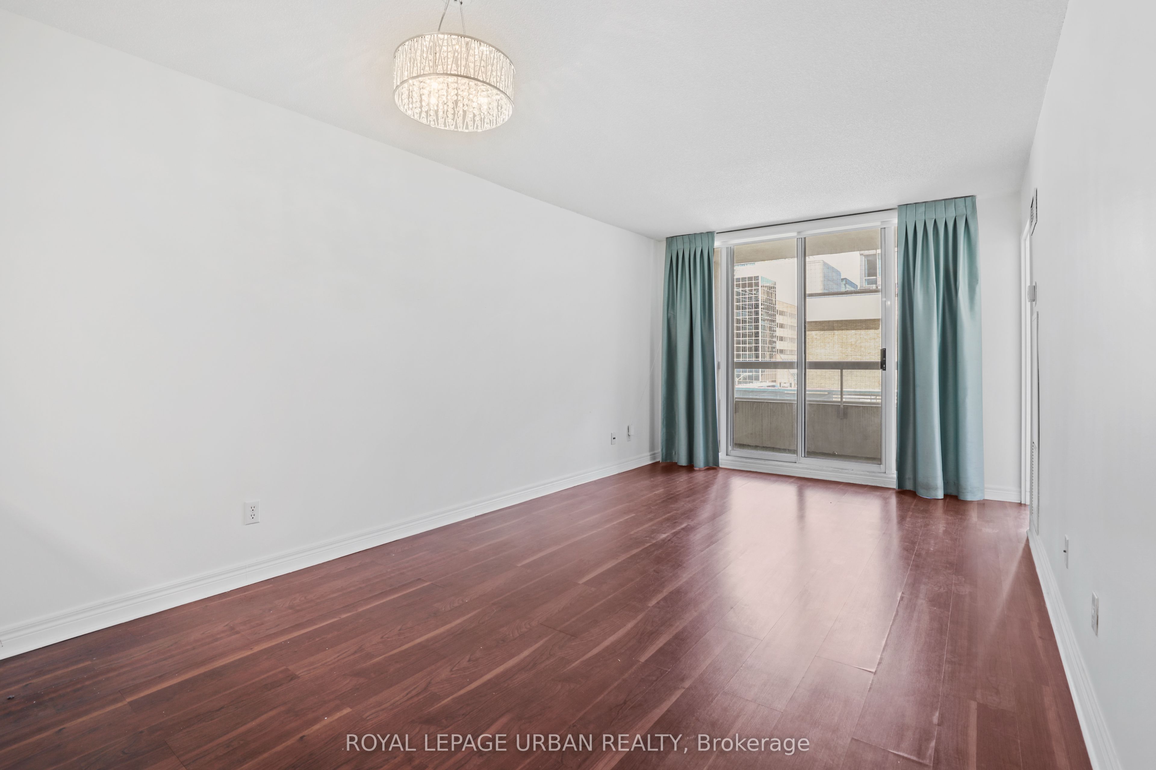 43 Eglinton Avenue E 506 Property Photo 12