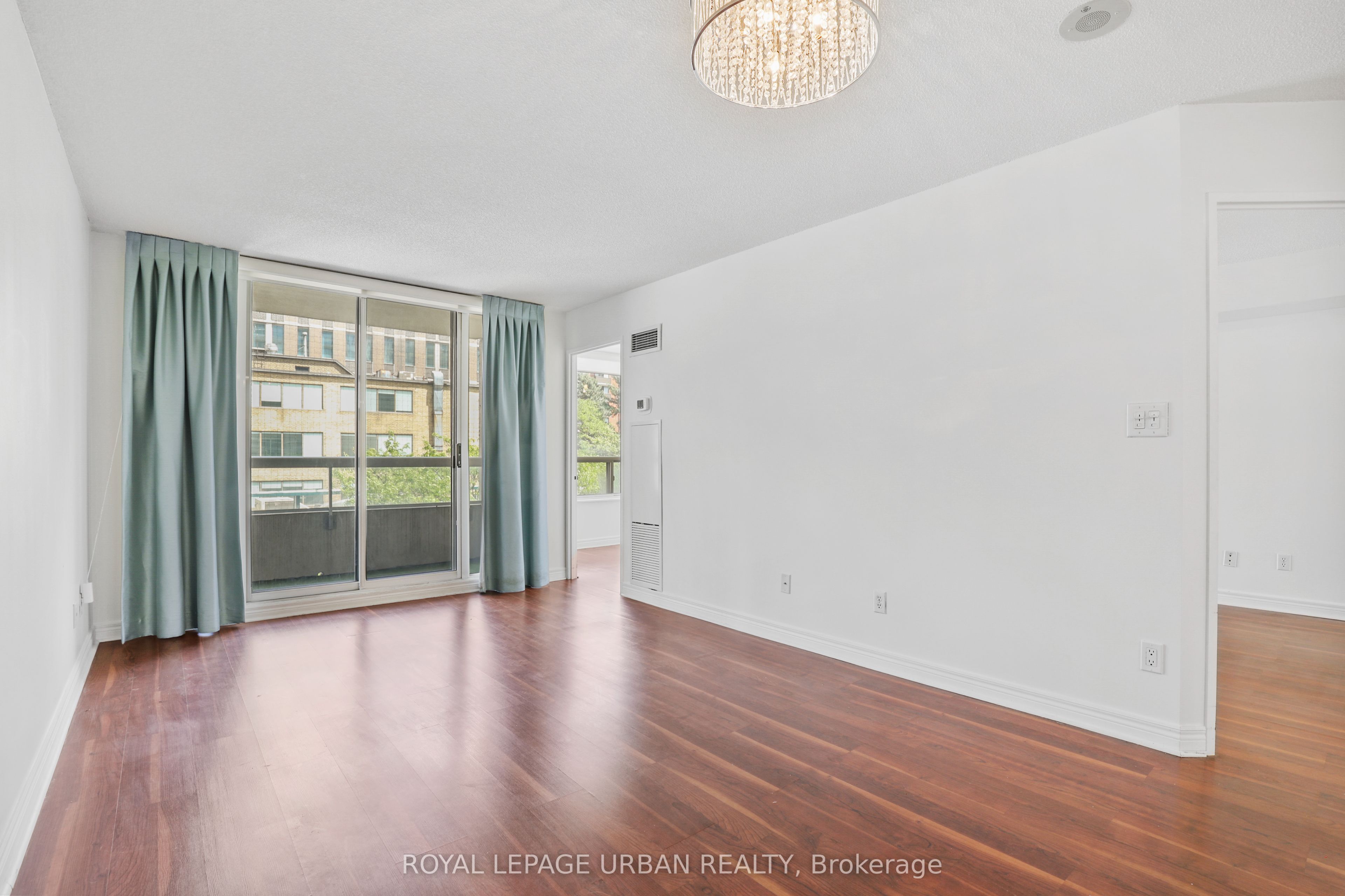 43 Eglinton Avenue E 506 Property Photo 14