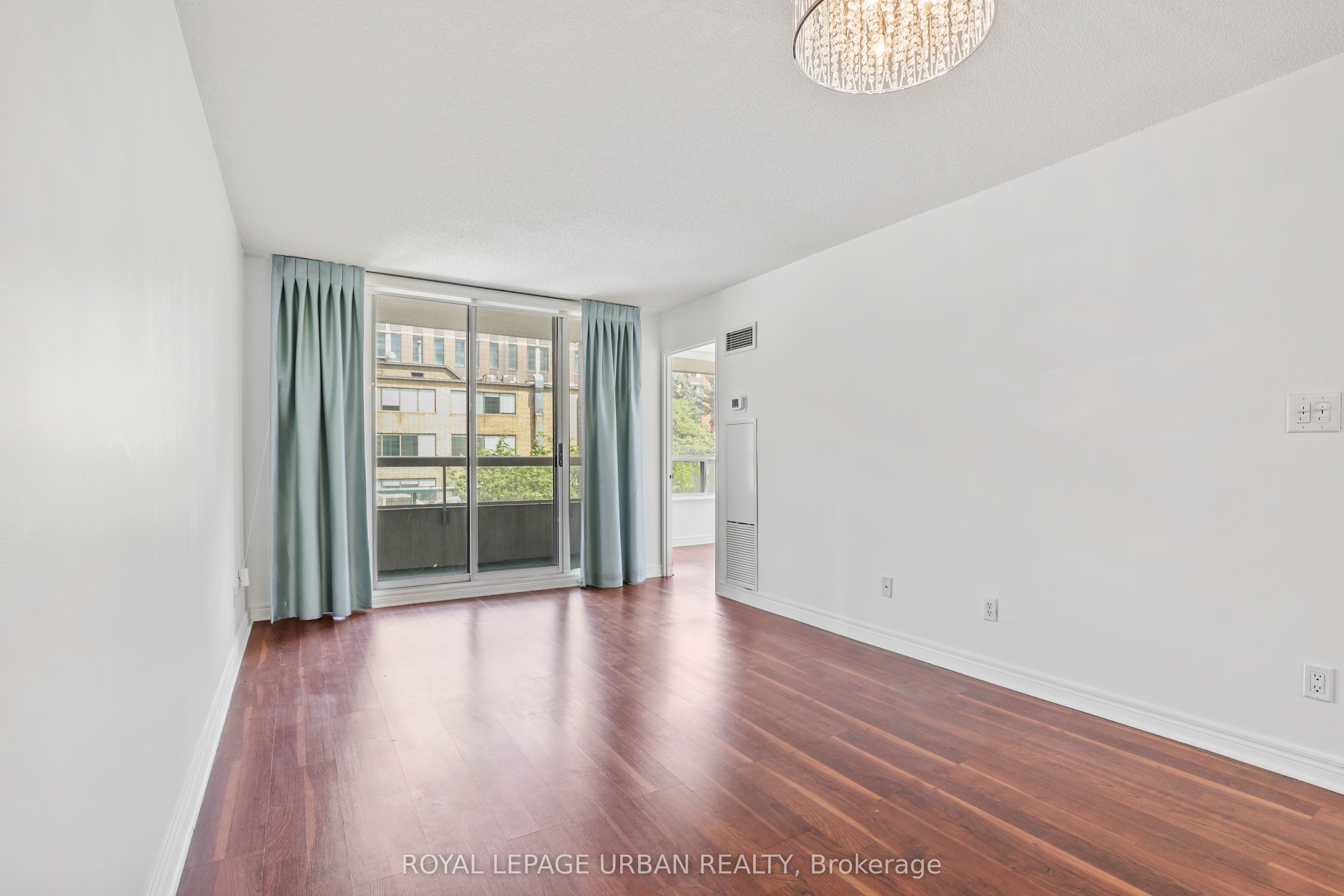 43 Eglinton Avenue E 506 Property Photo 15