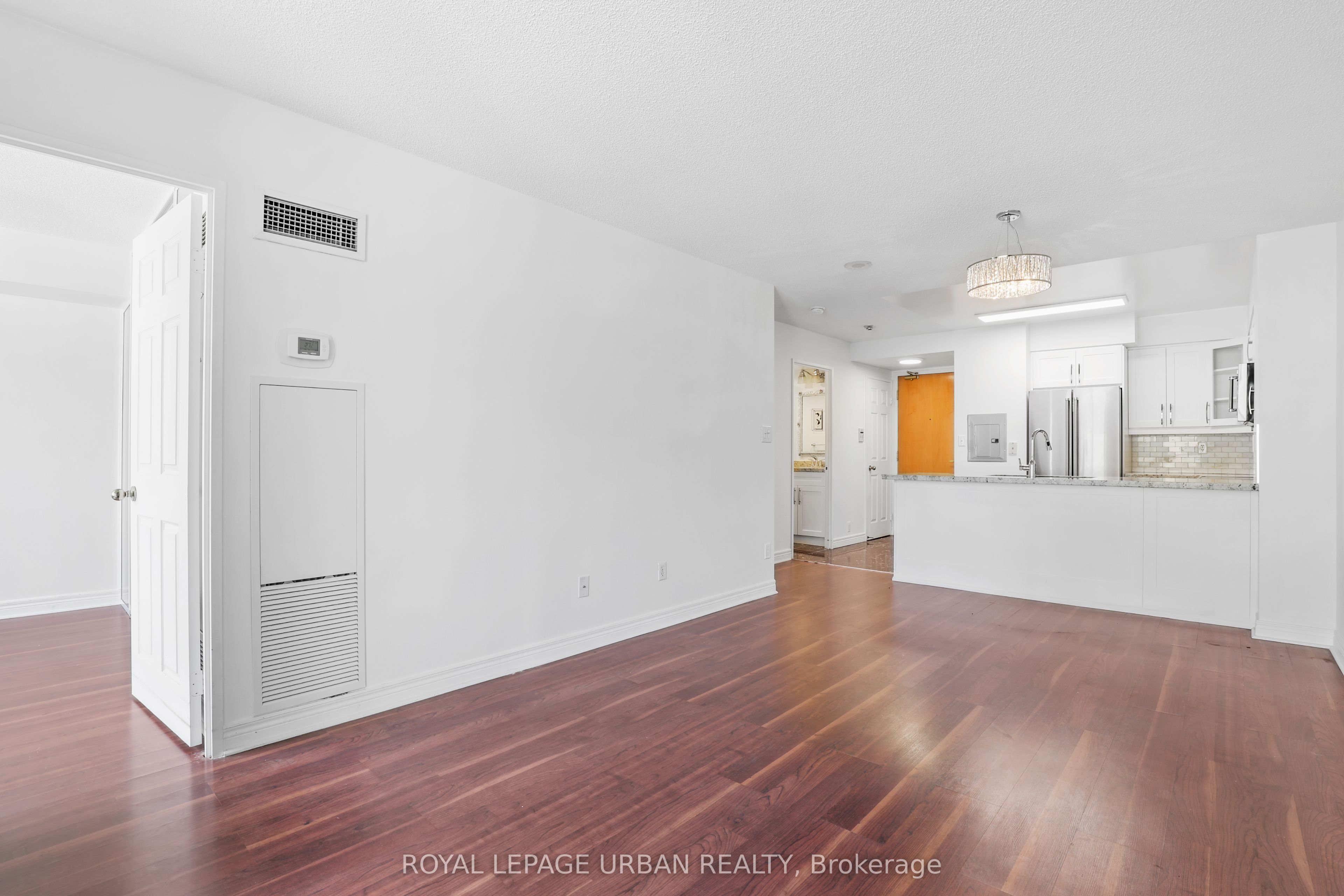 43 Eglinton Avenue E 506 Property Photo 18