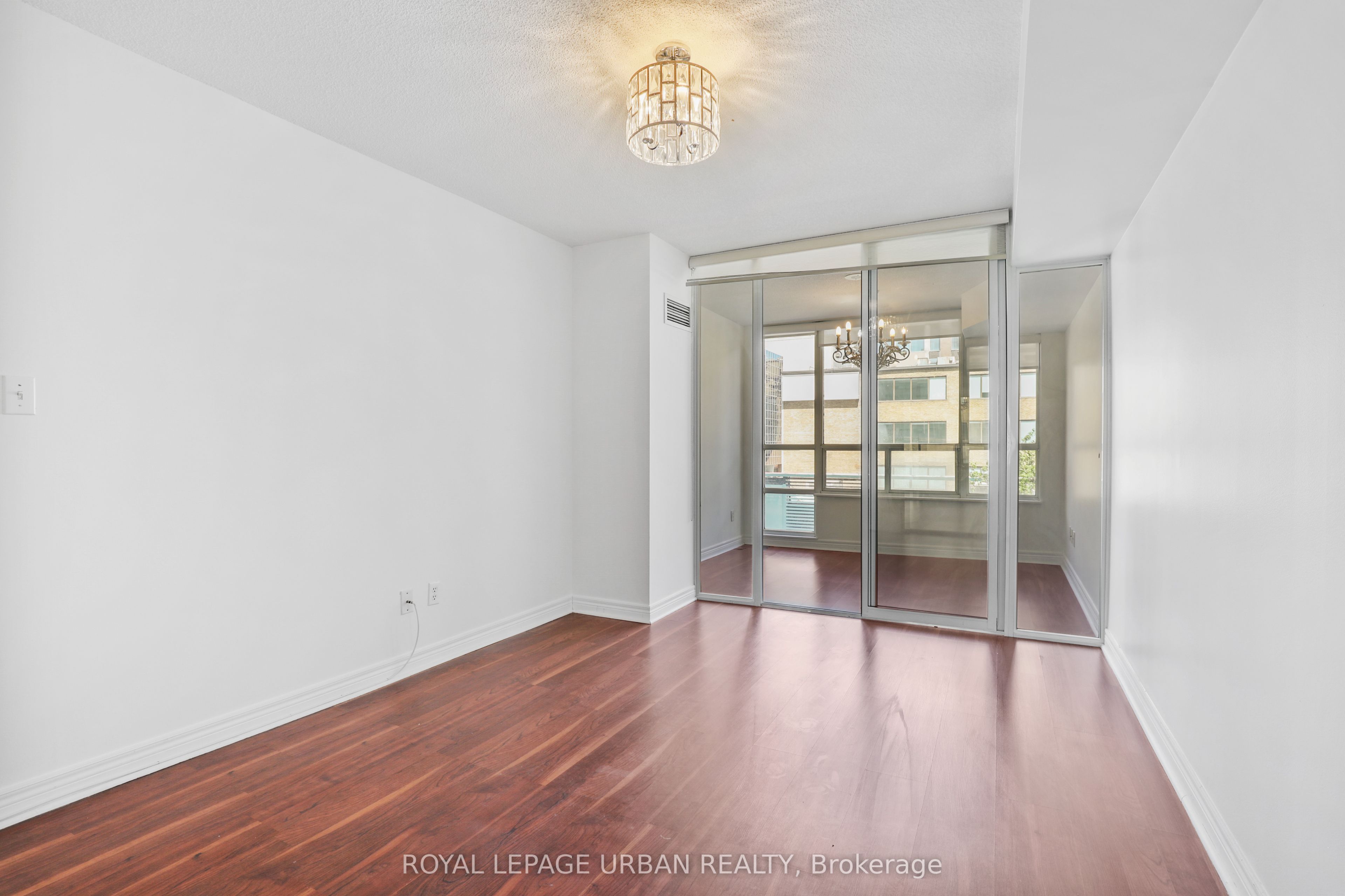 43 Eglinton Avenue E 506 Property Photo 21