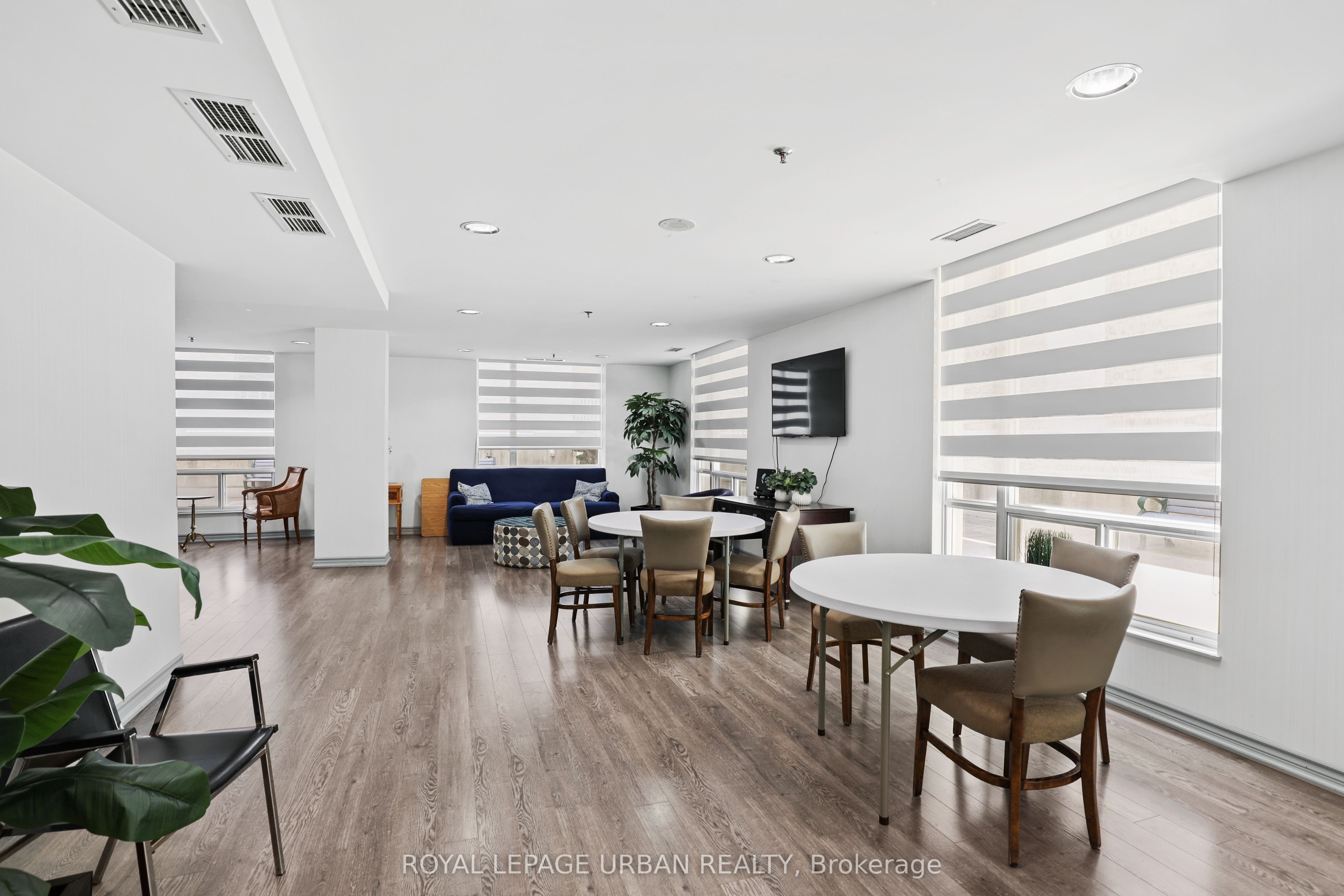 43 Eglinton Avenue E 506 Property Photo 31