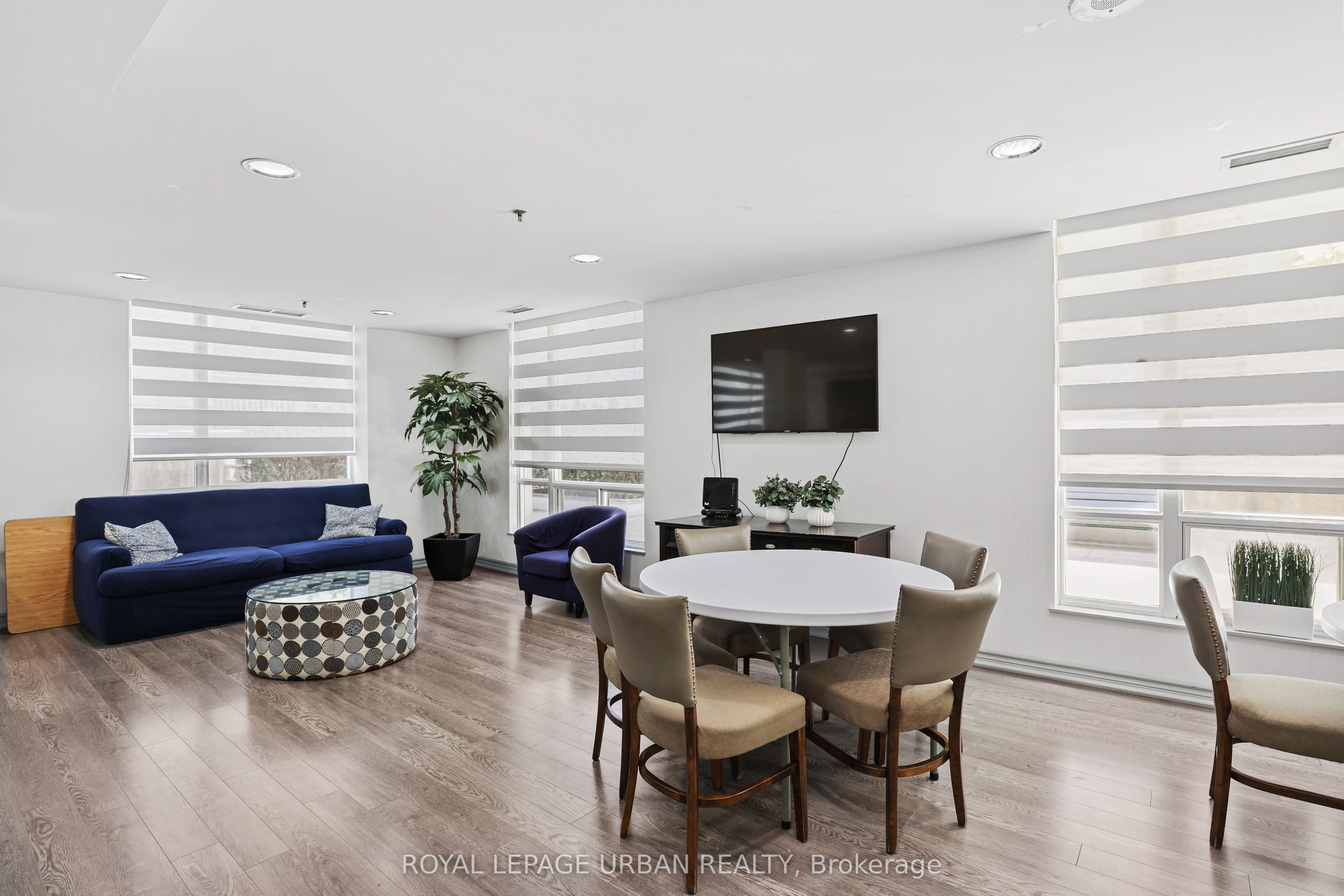 43 Eglinton Avenue E 506 Property Photo 32