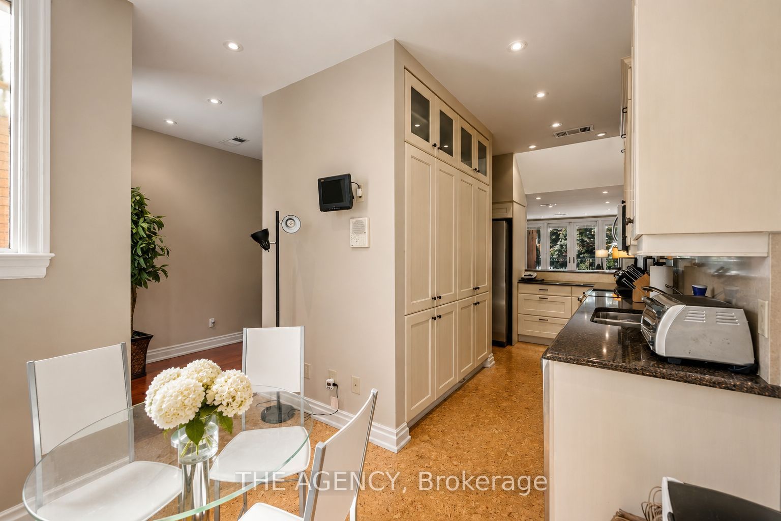 116 Hazelton Avenue B&c Property Photo 8