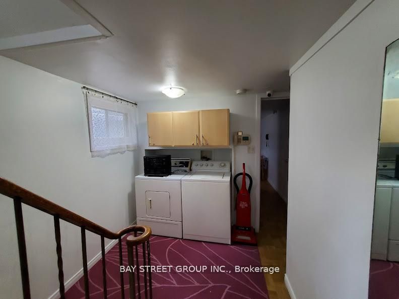 73 Regatta Crescent Lower Property Photo 2
