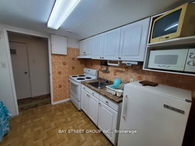 73 Regatta Crescent Lower Property Photo 5