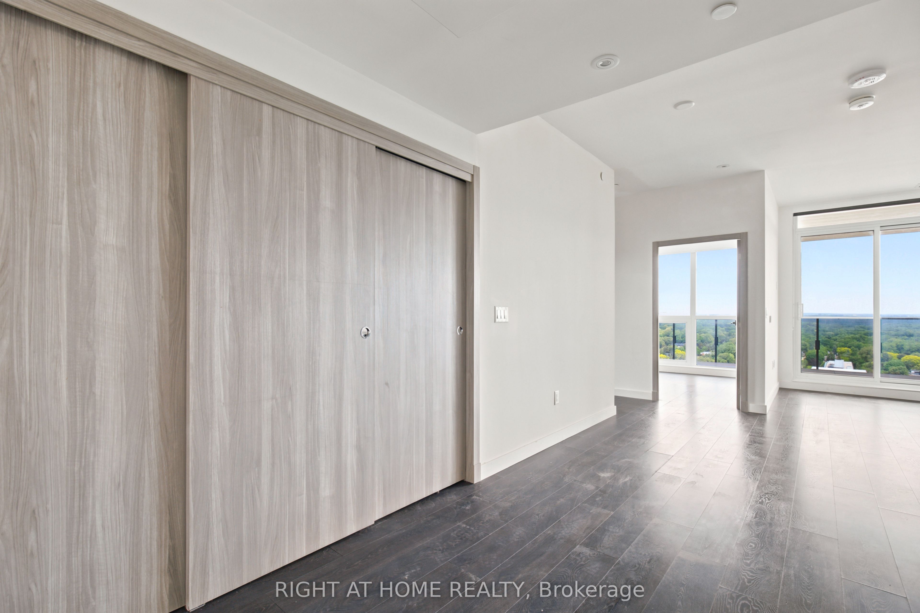 25 Mcmahon Drive 2107 Property Photo 6