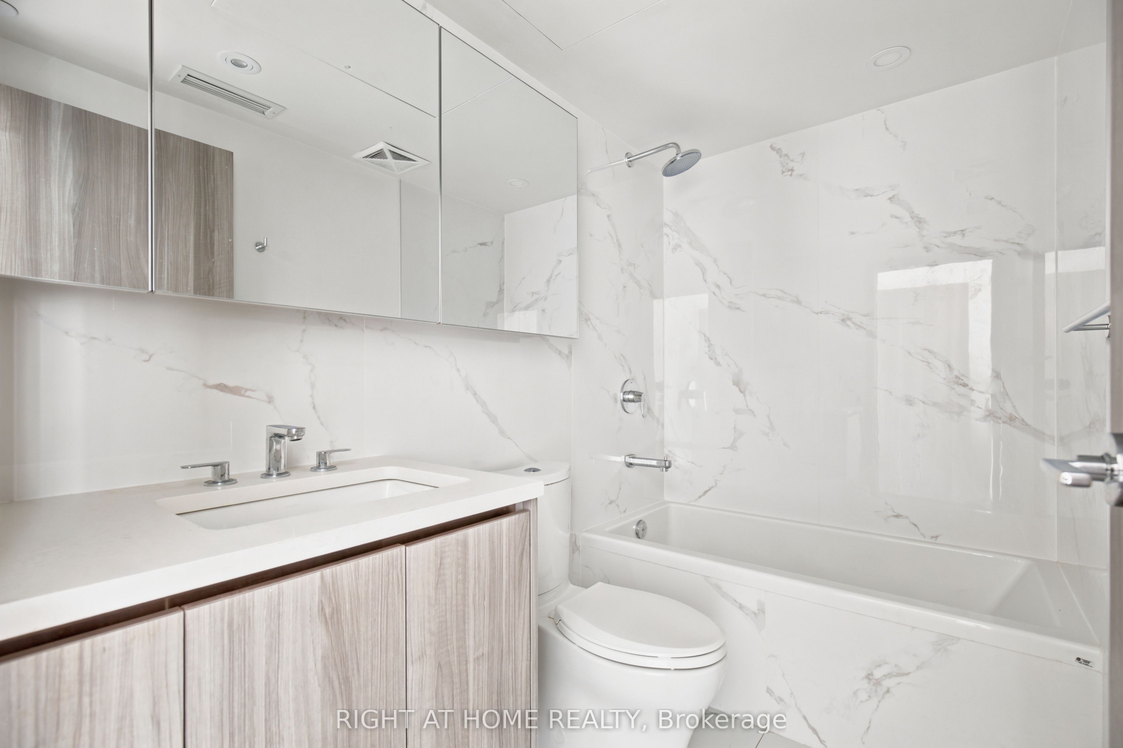 25 Mcmahon Drive 2107 Property Photo 17