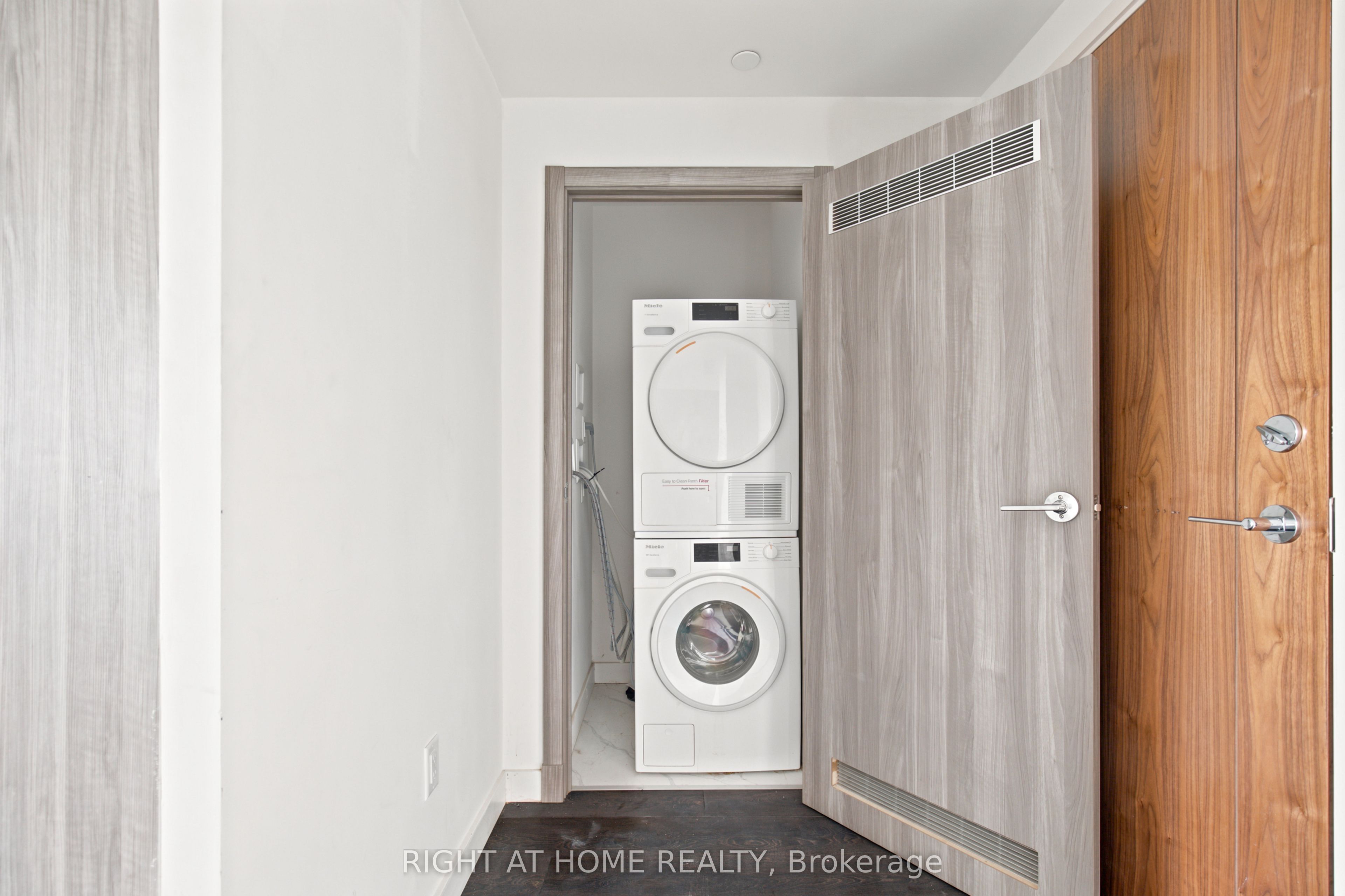 25 Mcmahon Drive 2107 Property Photo 18