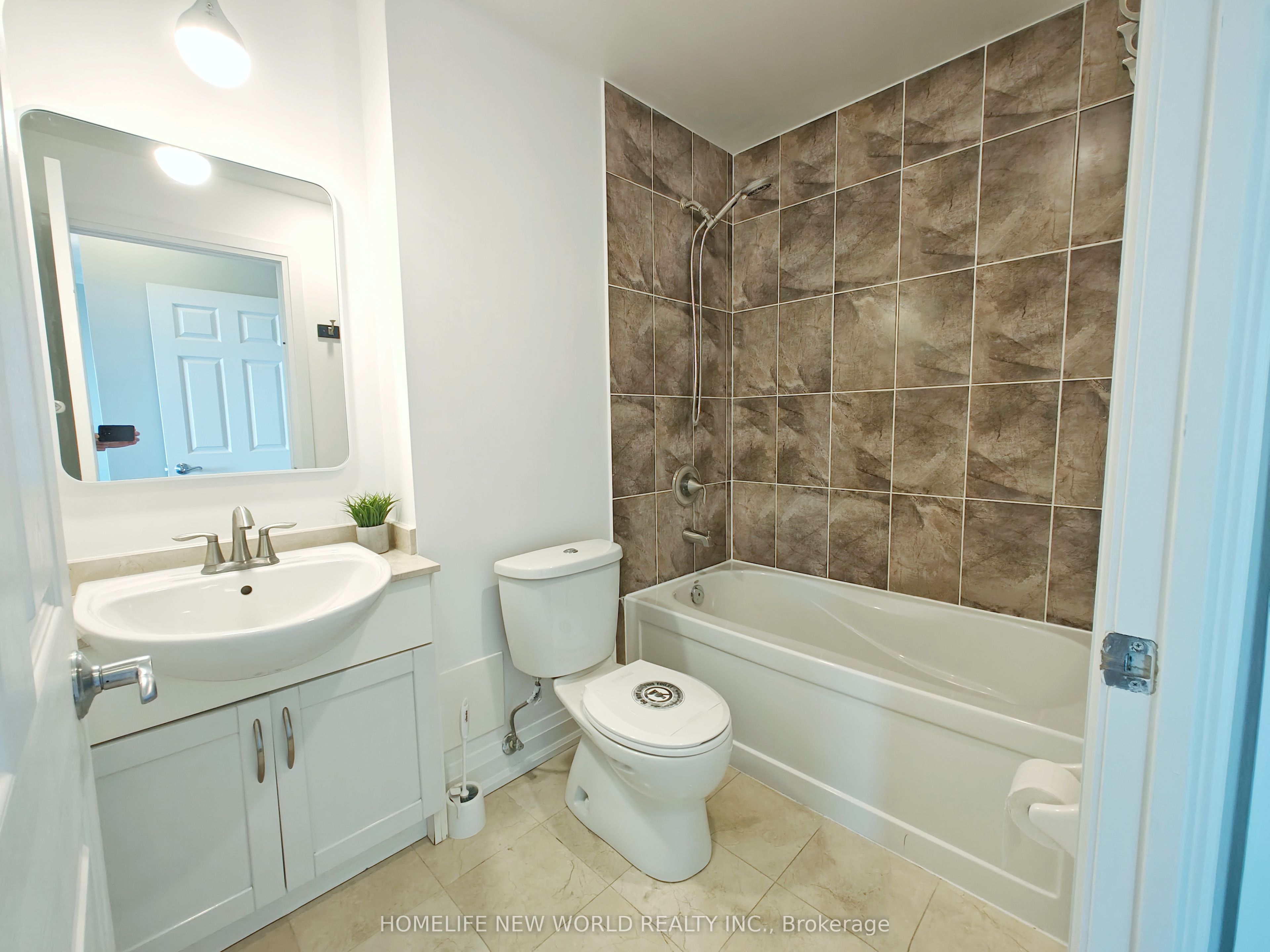 18 Holmes Avenue Lph07 Property Photo 11