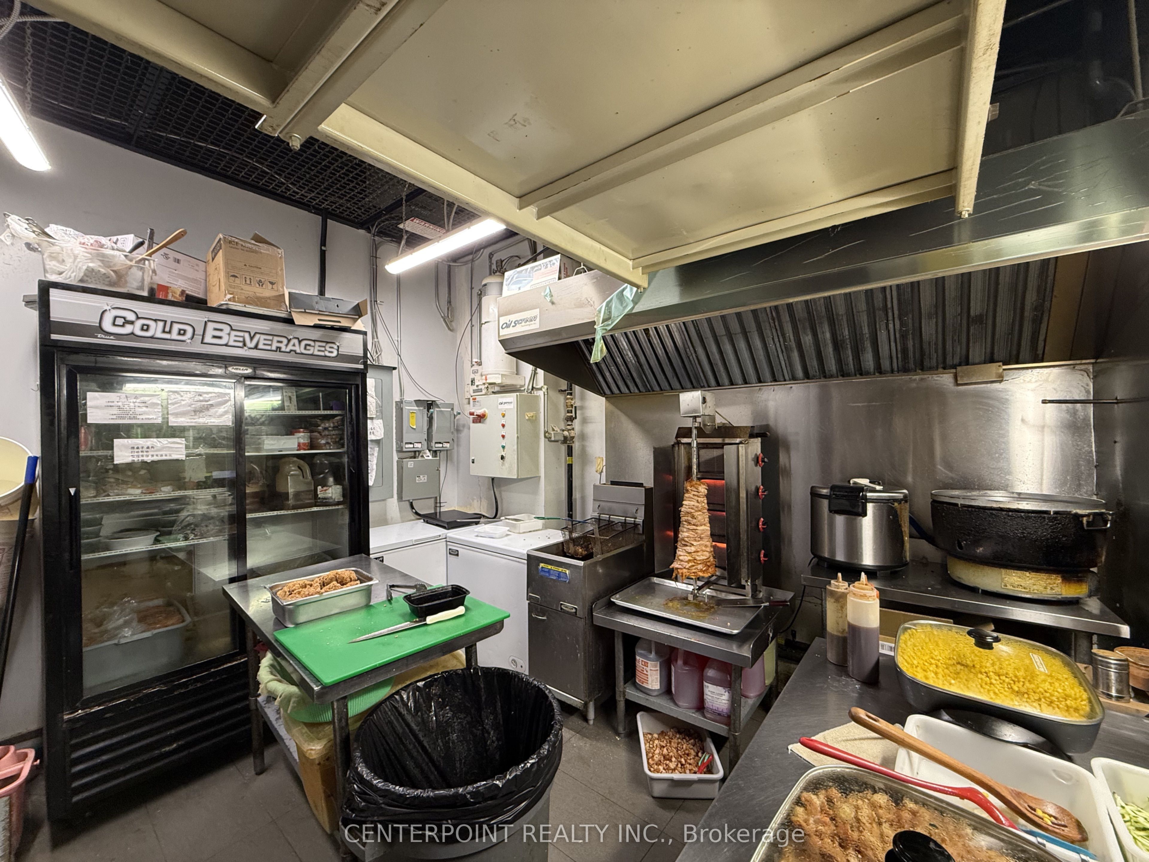 384 Yonge Street 52 Property Photo 3
