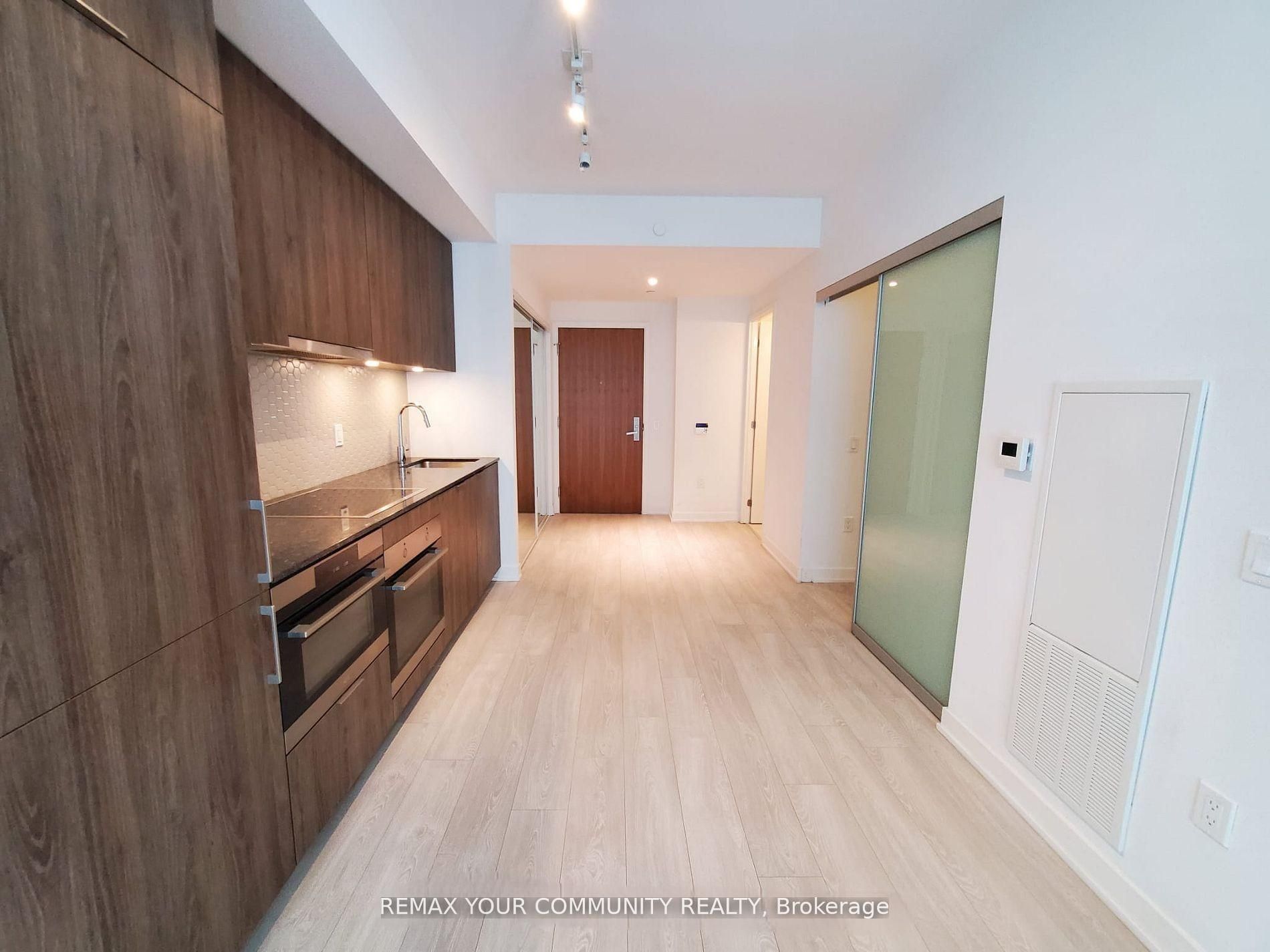 15 Queens Quay E 408 Property Photo 2